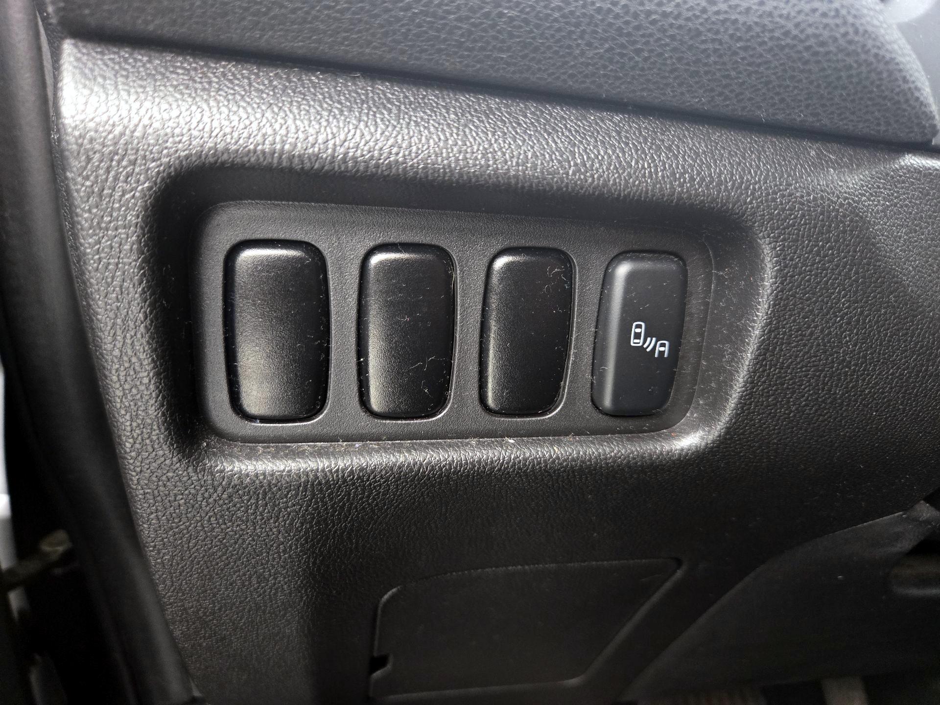 Thumbnail: 2019 Mitsubishi Outlander Sport - 13