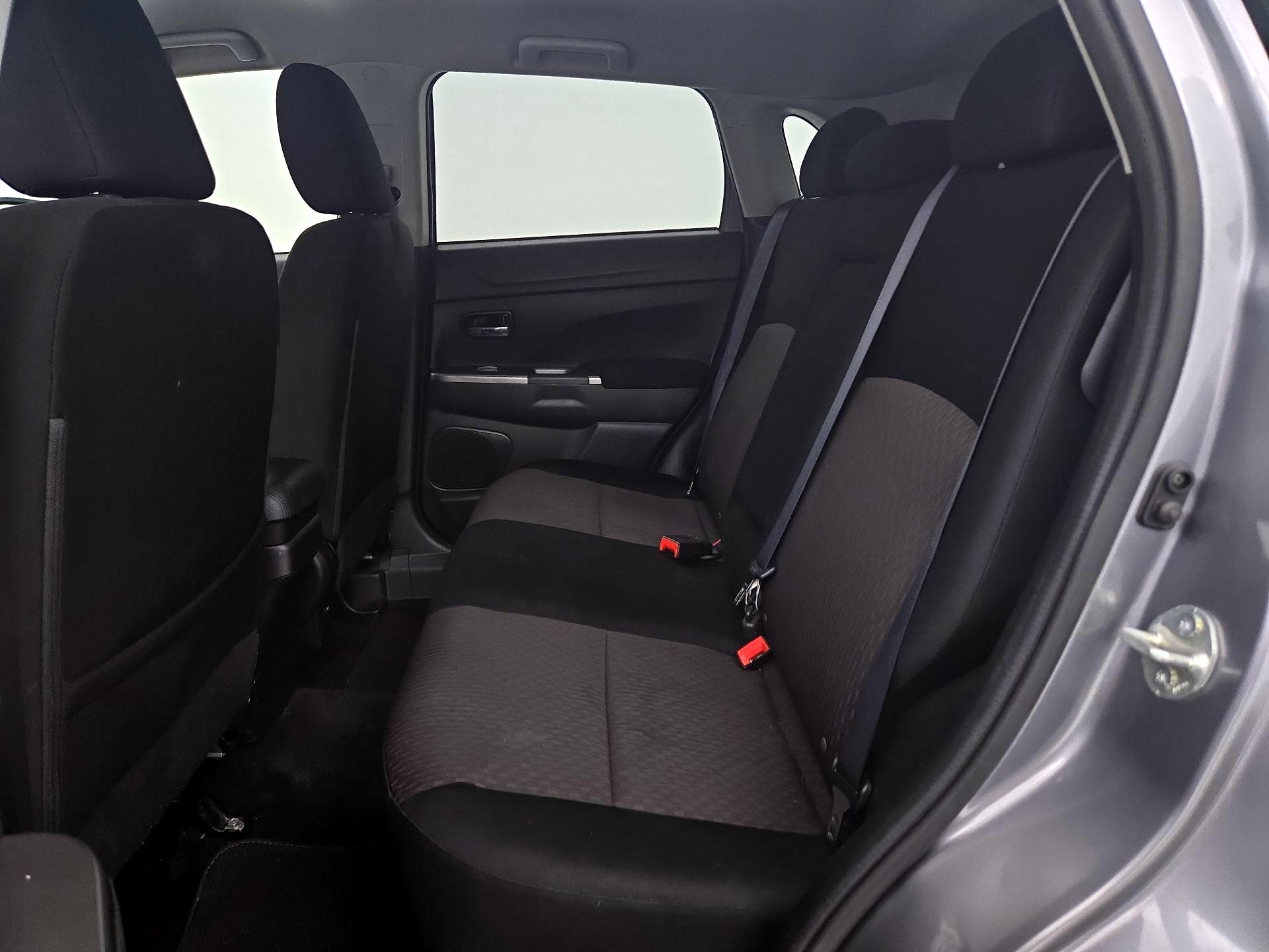 Thumbnail: 2019 Mitsubishi Outlander Sport - 19
