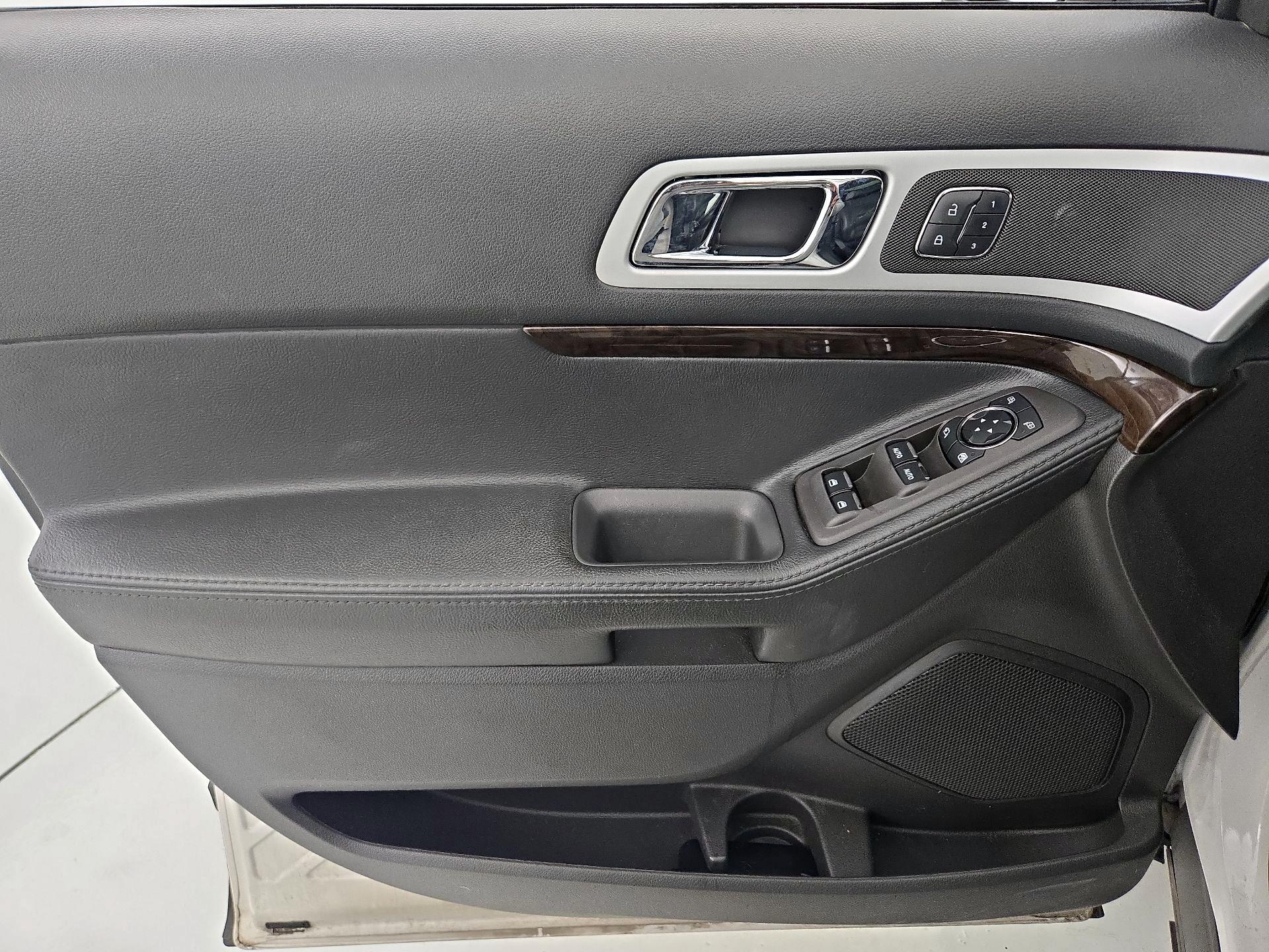 Thumbnail: 2014 Ford Explorer - 12