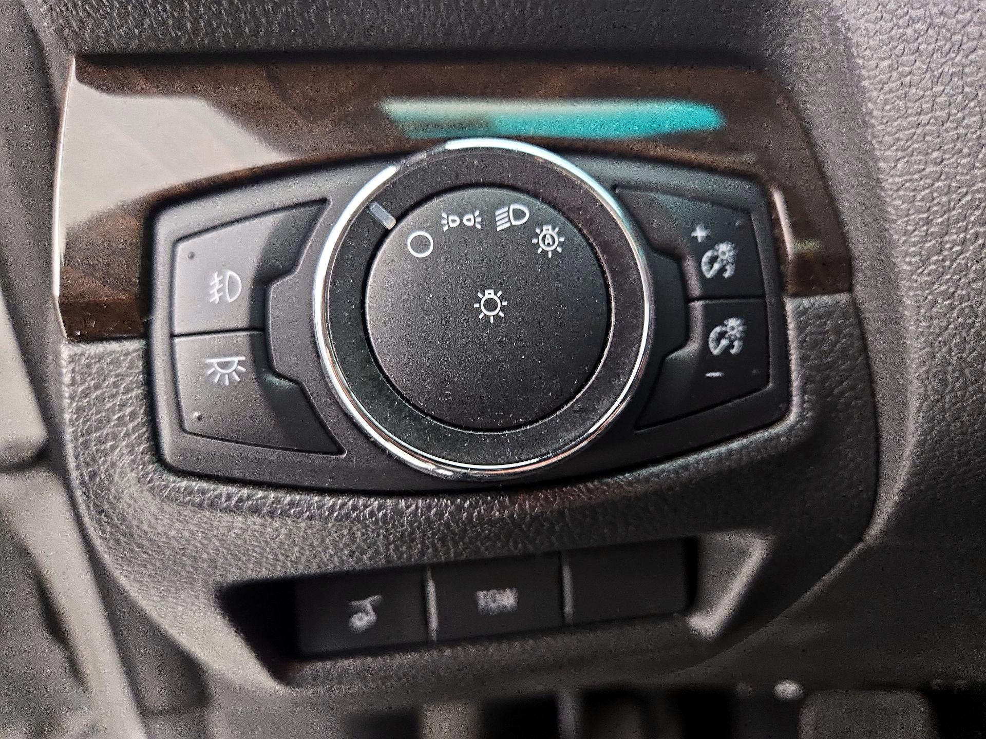 Thumbnail: 2014 Ford Explorer - 13