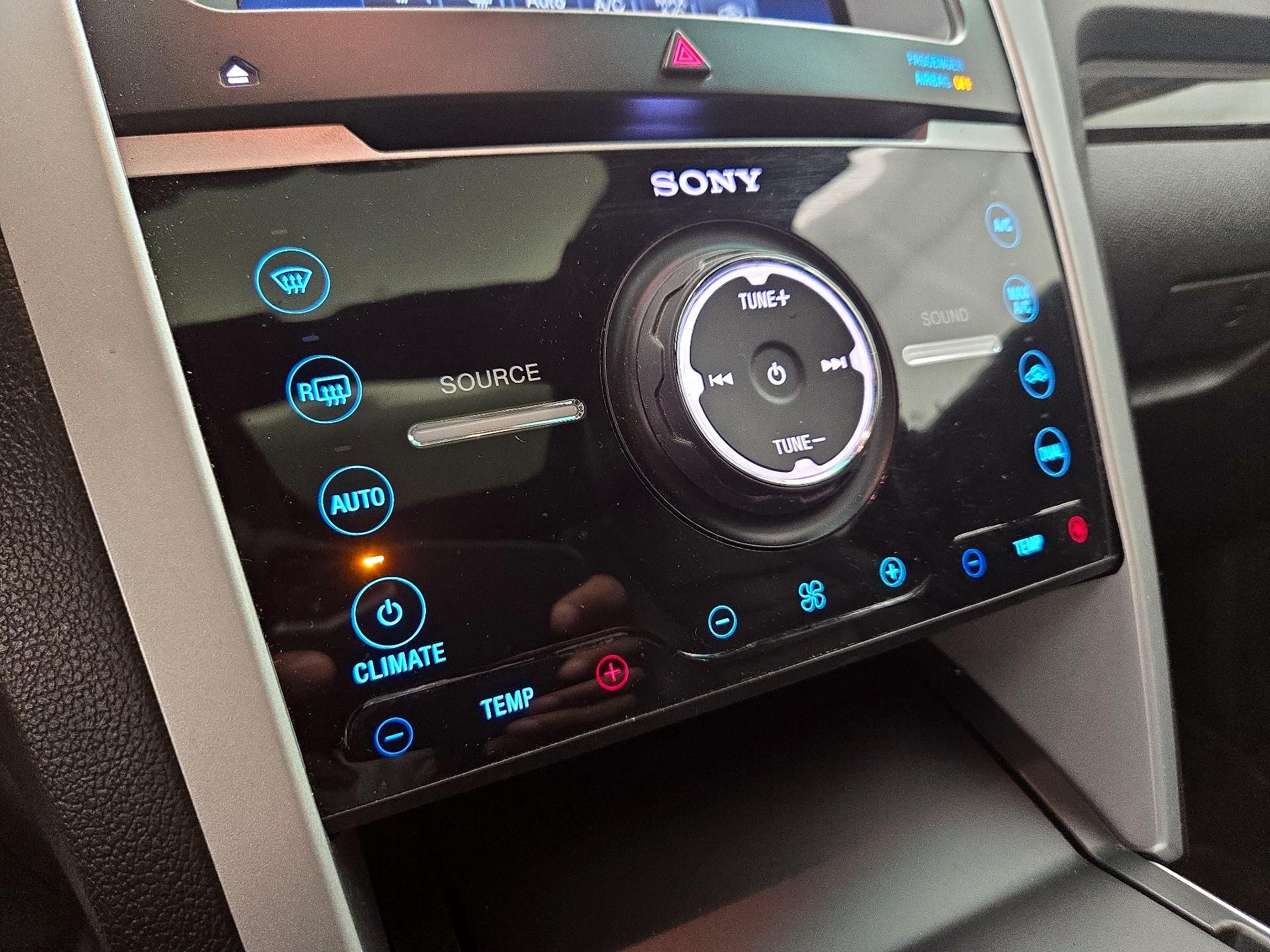 Thumbnail: 2014 Ford Explorer - 17