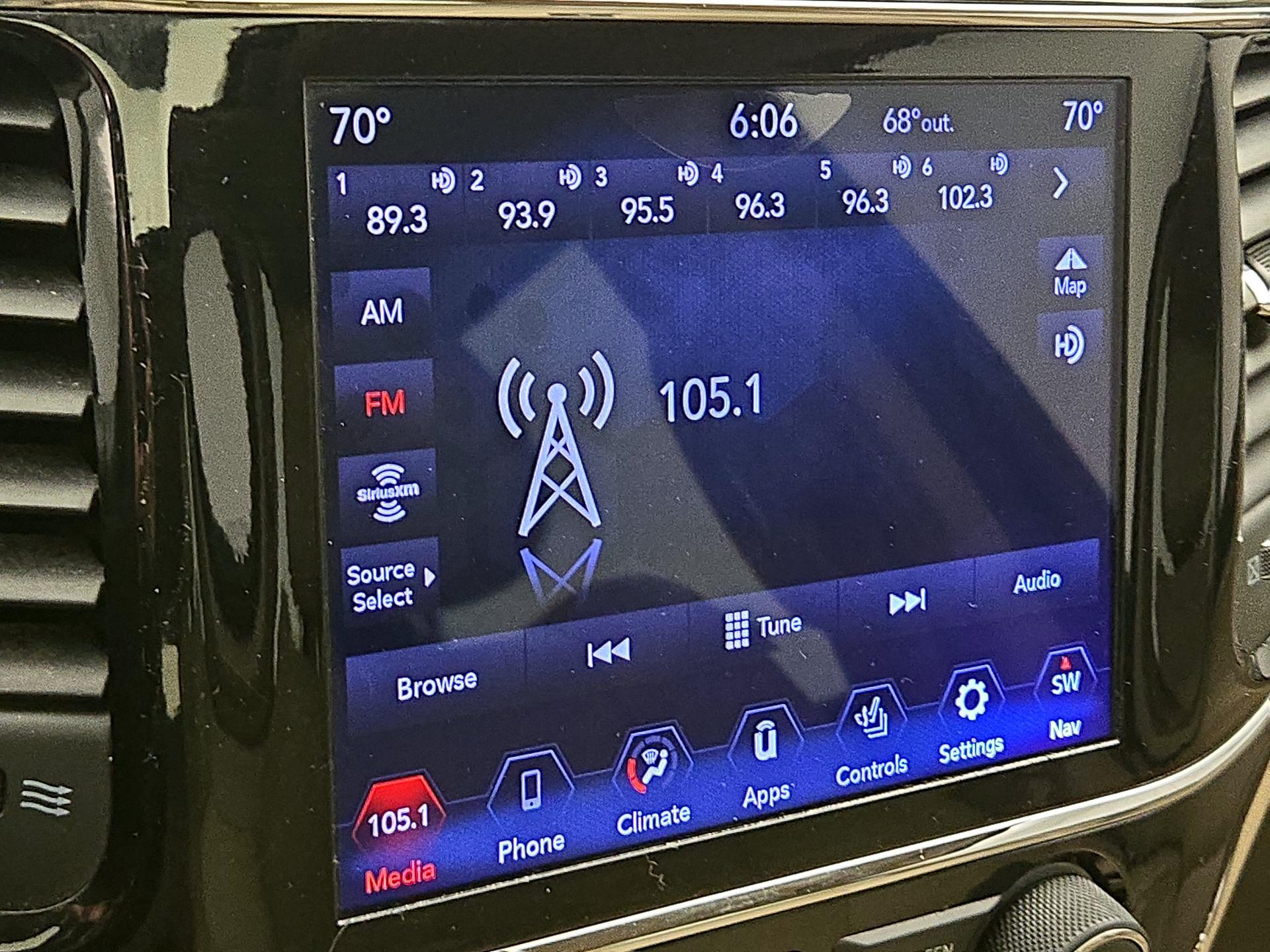 Thumbnail: 2019 Jeep Grand Cherokee - 16