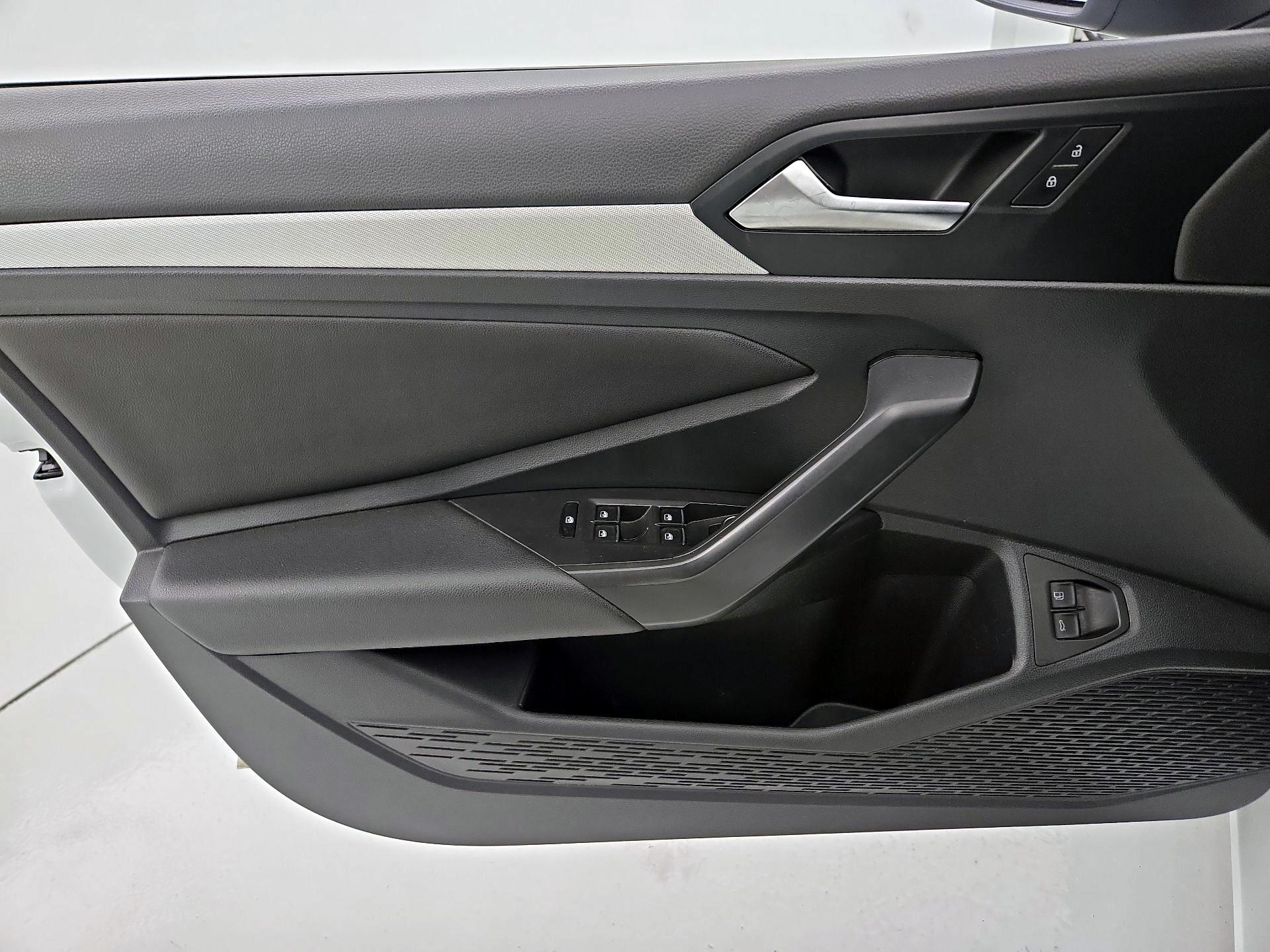 Thumbnail: 2021 Volkswagen Jetta - 12