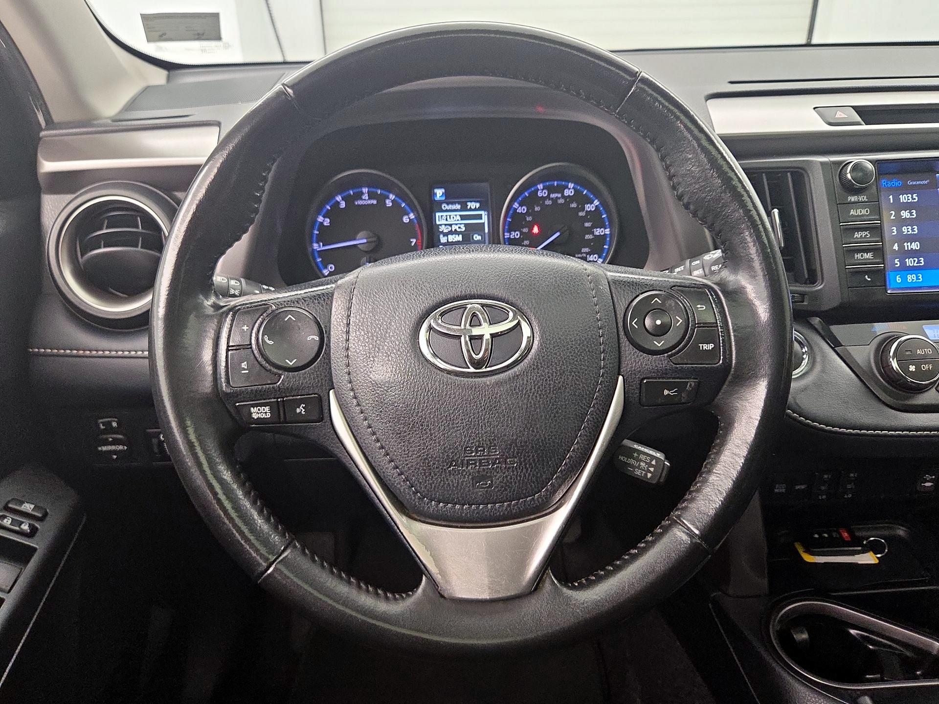Thumbnail: 2018 Toyota RAV4 - 10