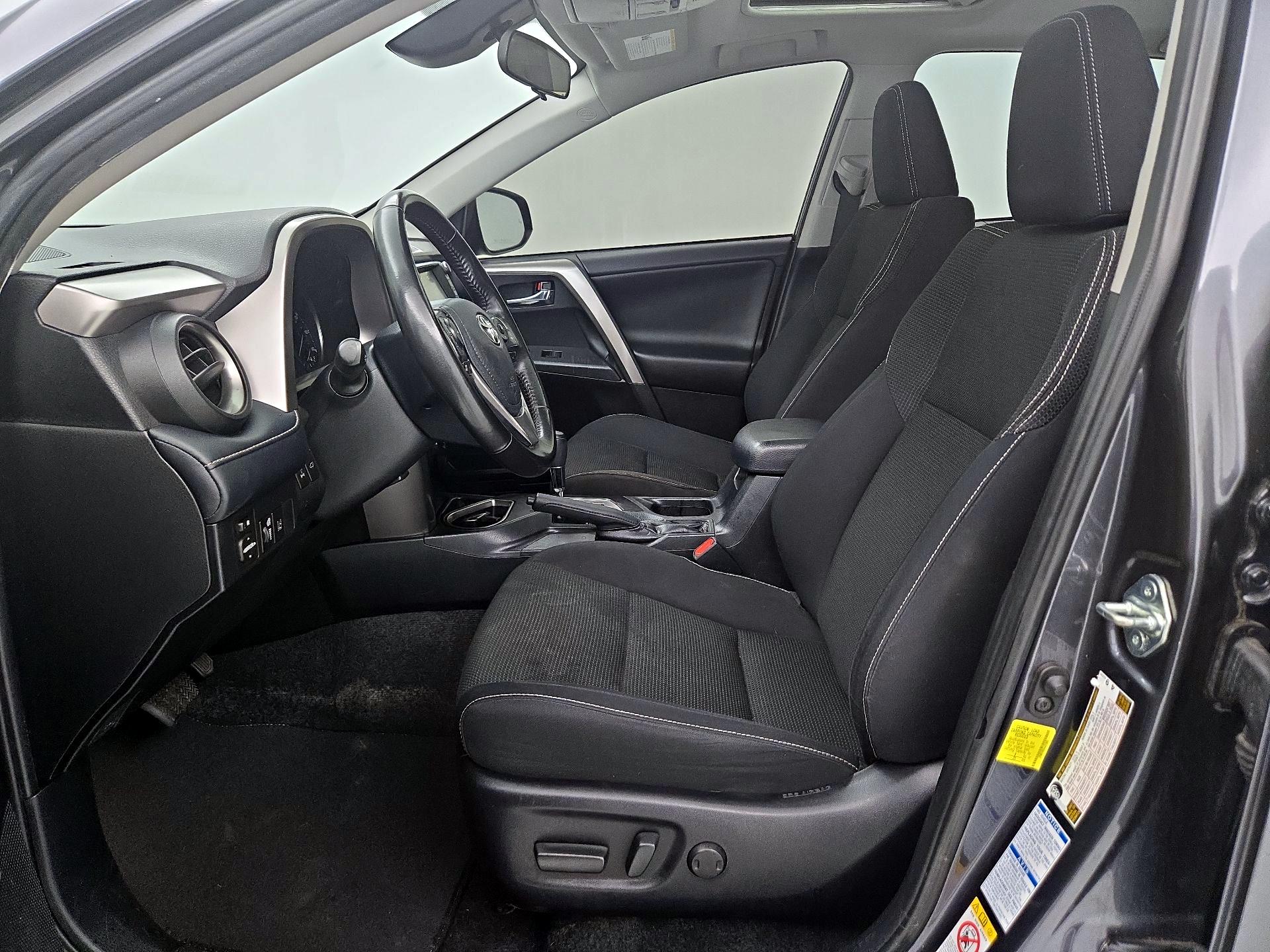 Thumbnail: 2018 Toyota RAV4 - 11