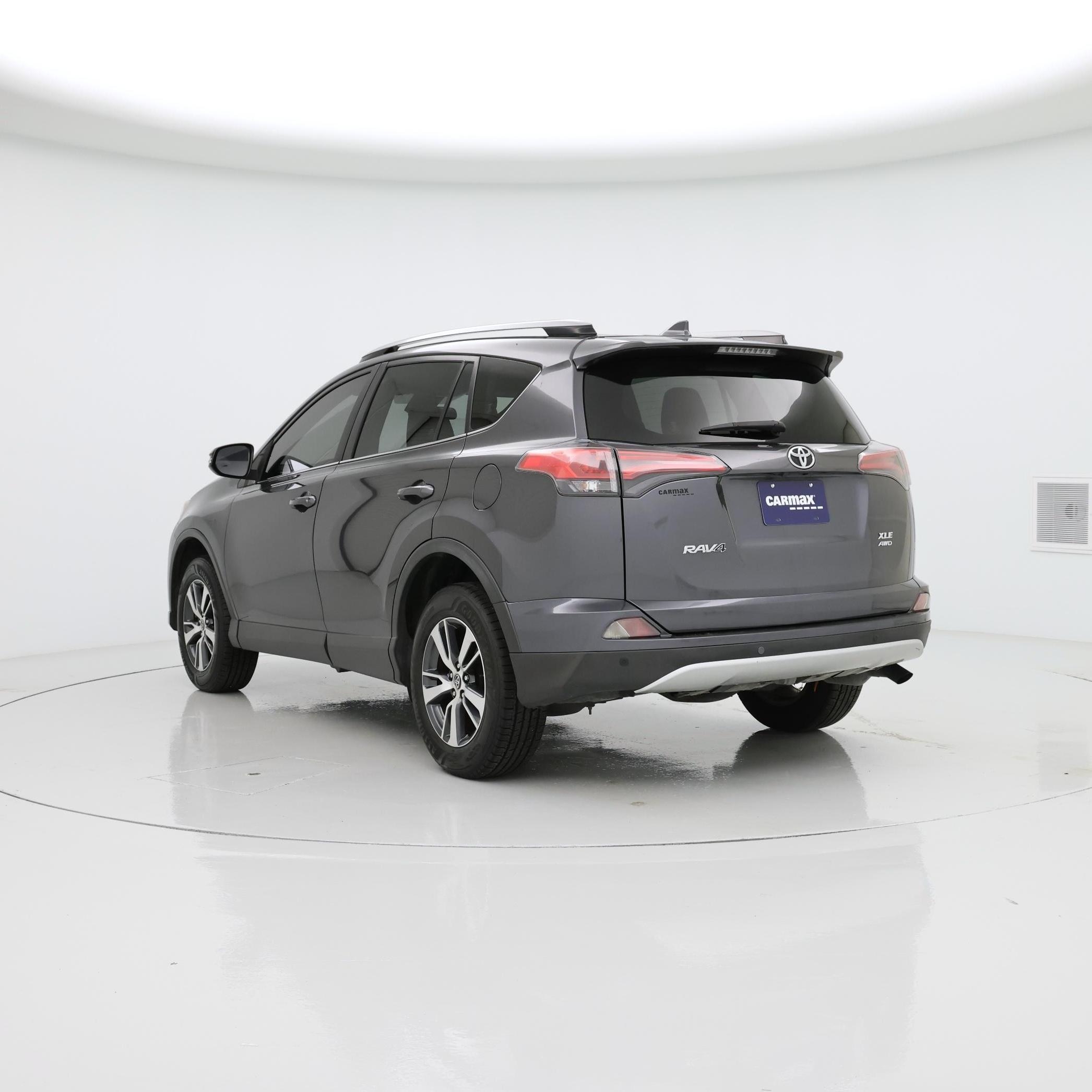 Thumbnail: 2018 Toyota RAV4 - 2