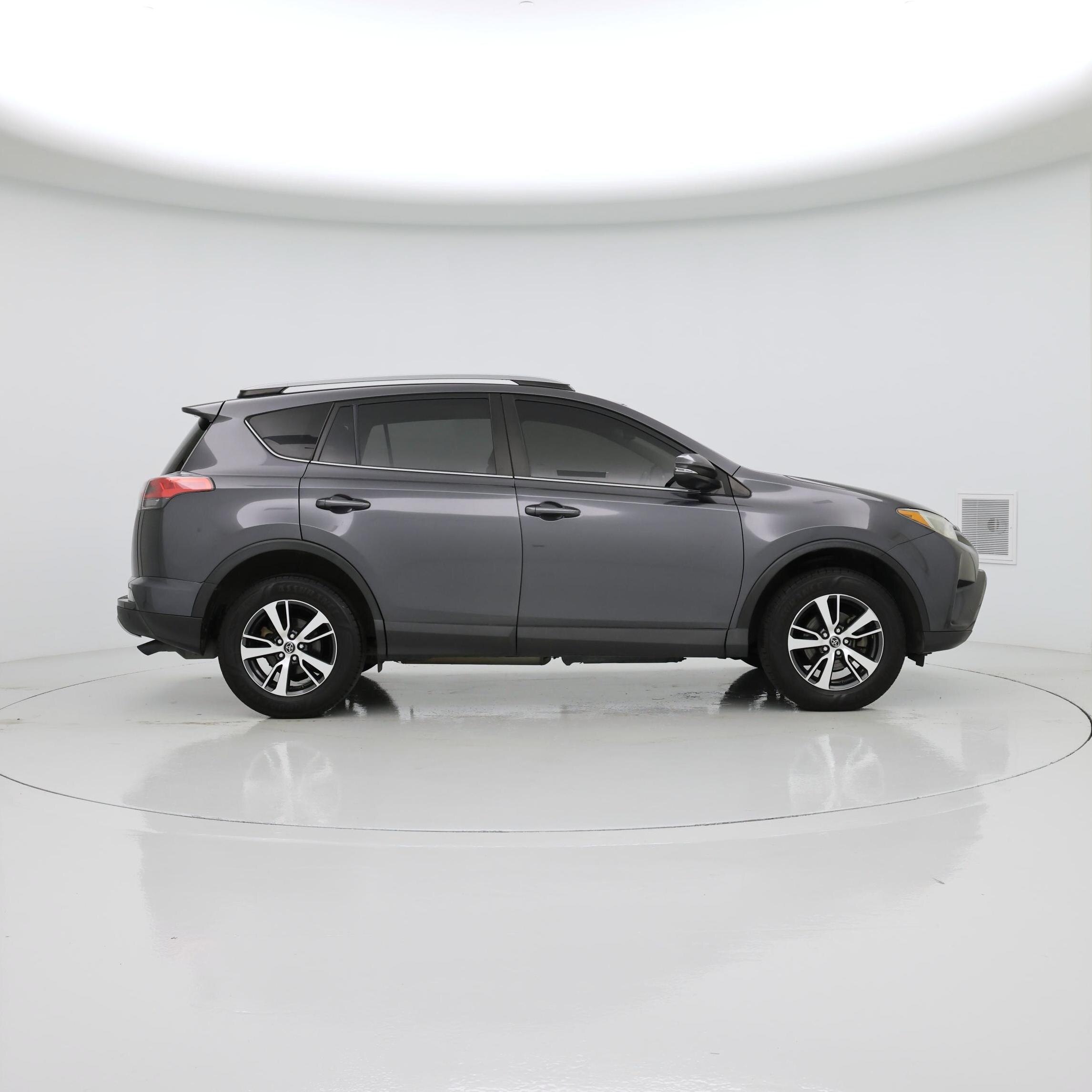 Thumbnail: 2018 Toyota RAV4 - 7