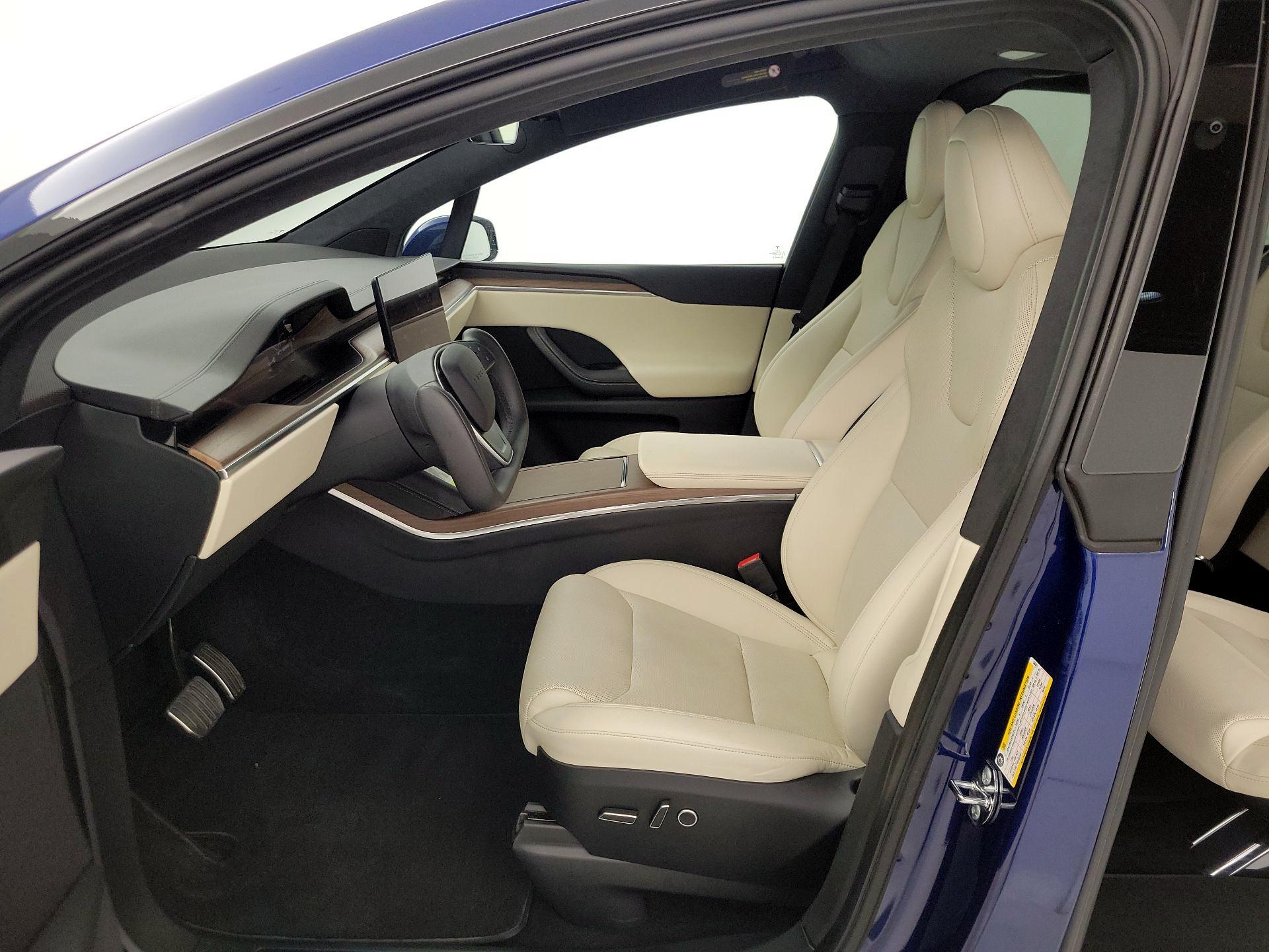 Thumbnail: 2022 Tesla Model X - 11