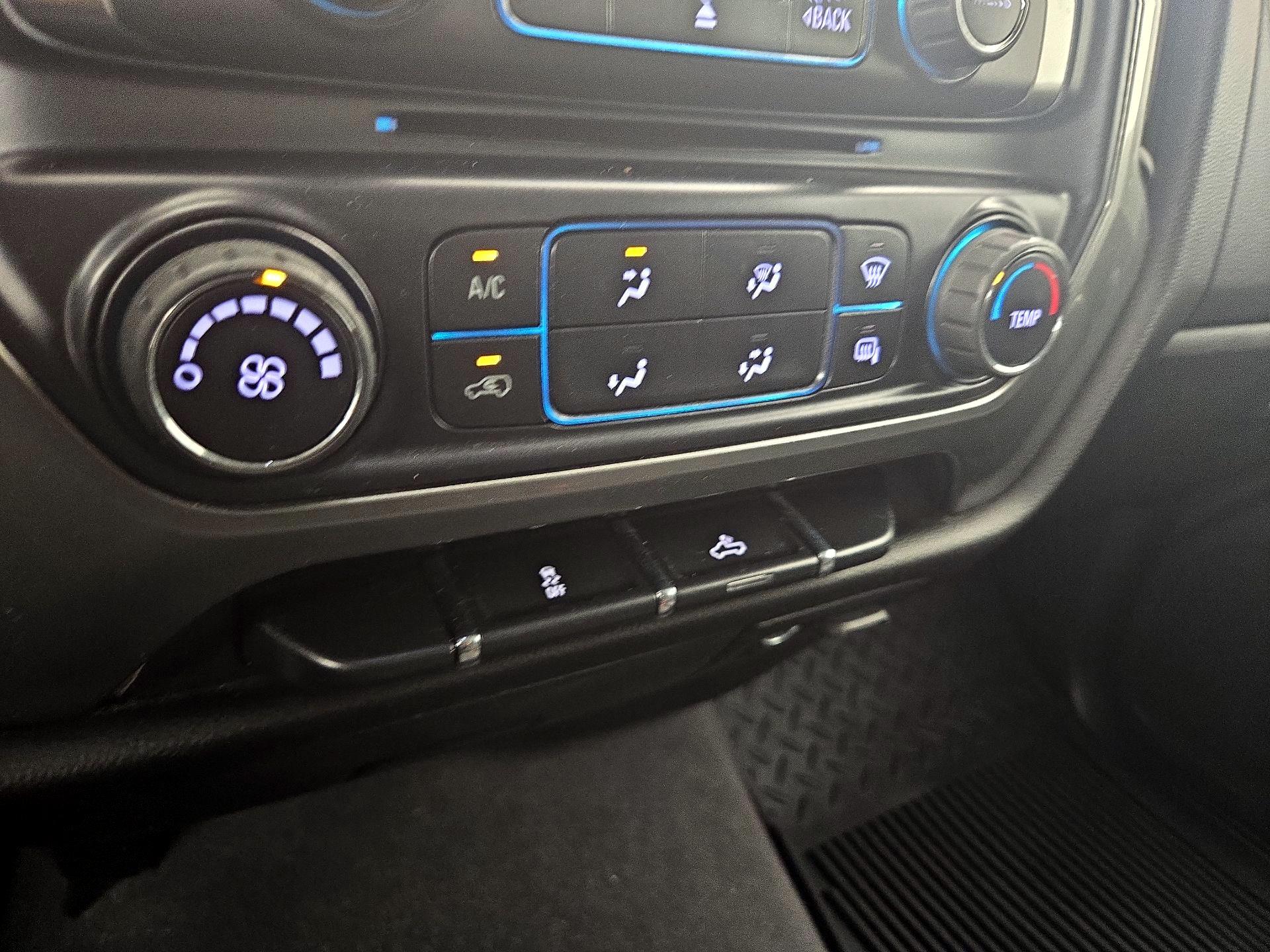 Thumbnail: 2019 Chevrolet Silverado 1500 - 16