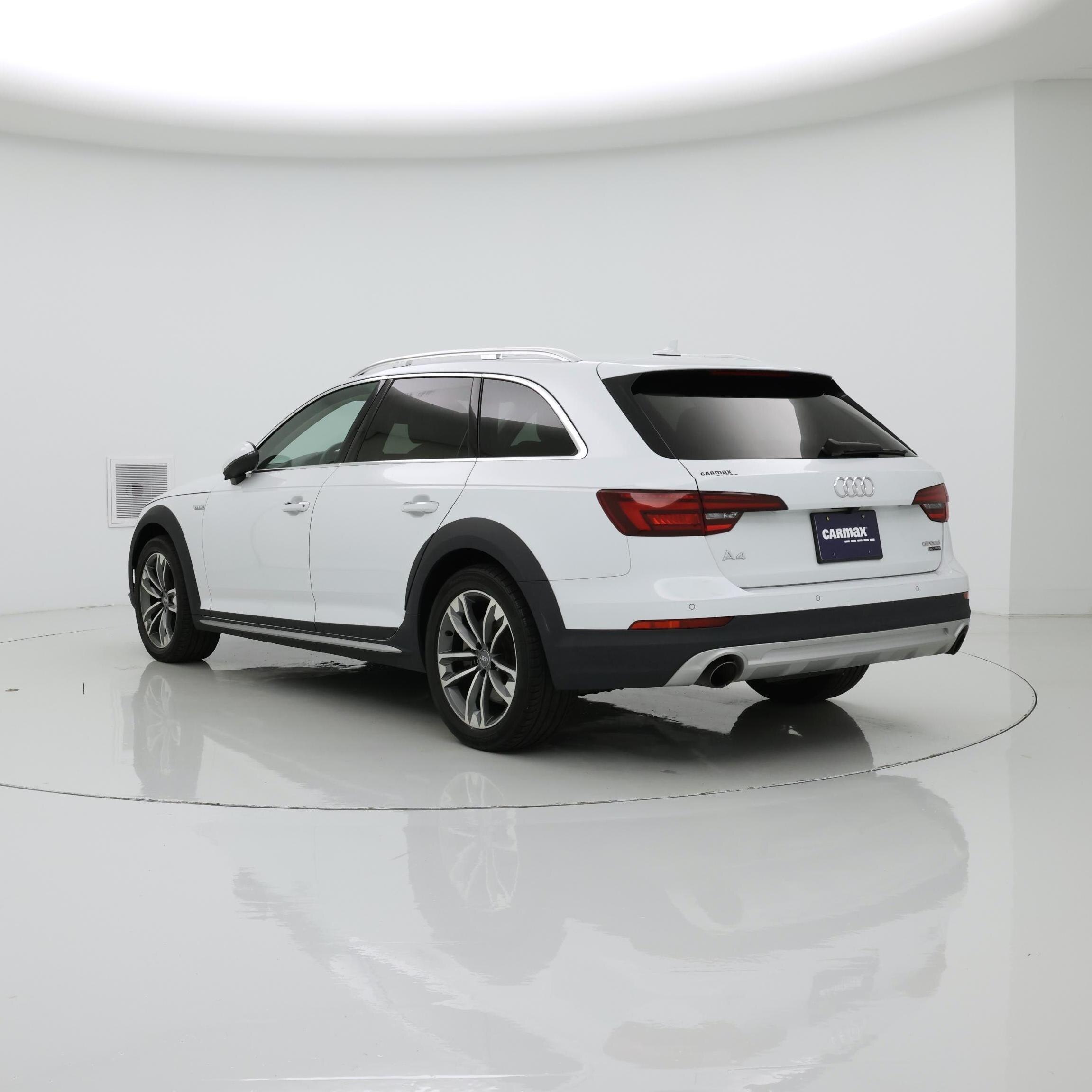 Thumbnail: 2019 Audi A4 - 2