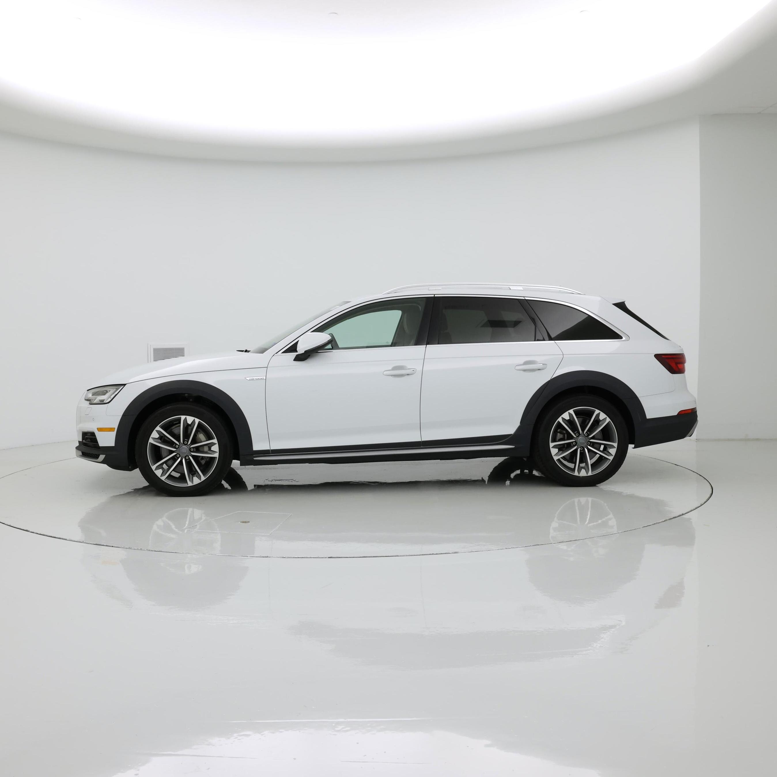 Thumbnail: 2019 Audi A4 - 3