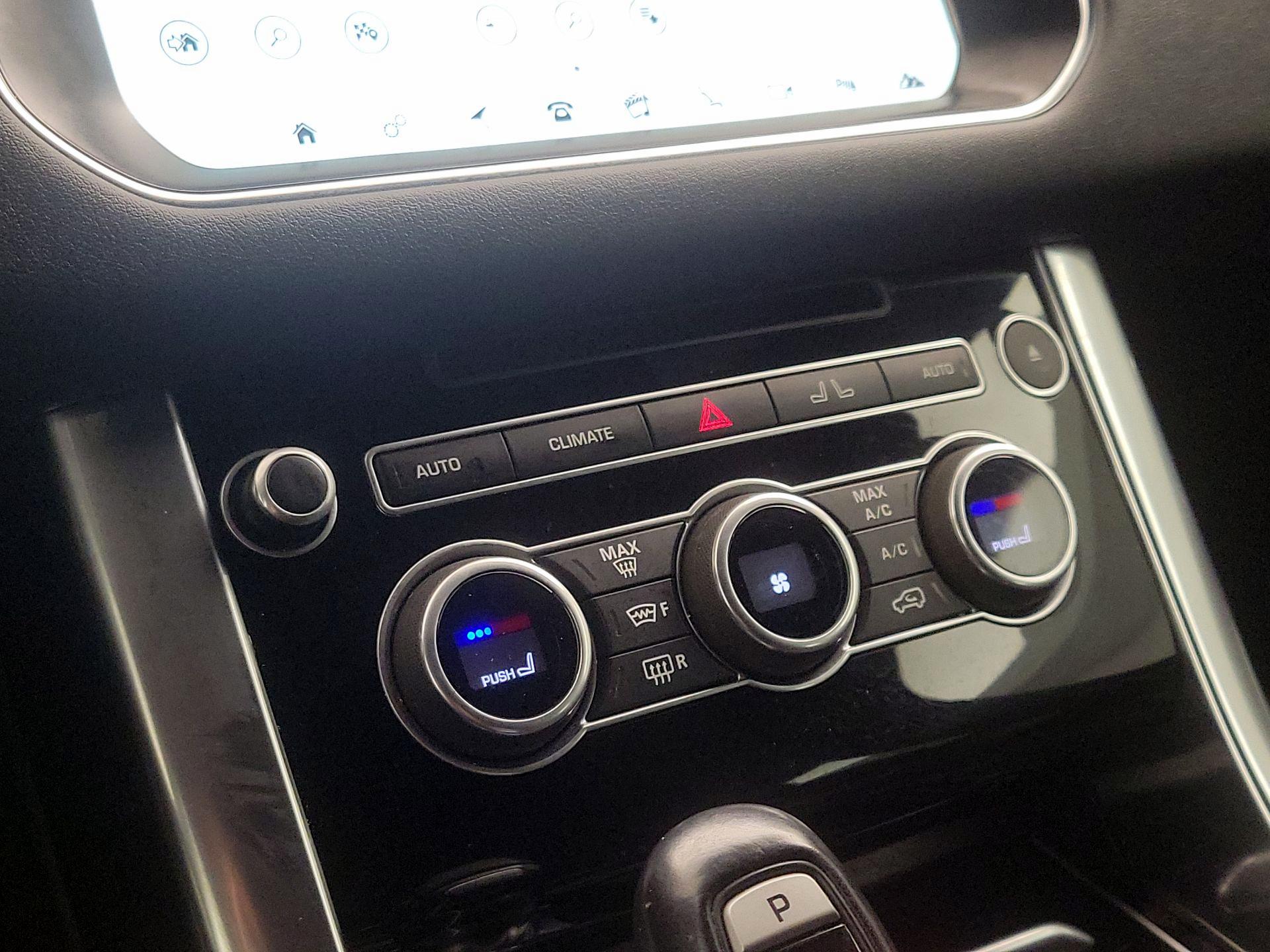 Thumbnail: 2017 Land Rover Range Rover Sport - 17