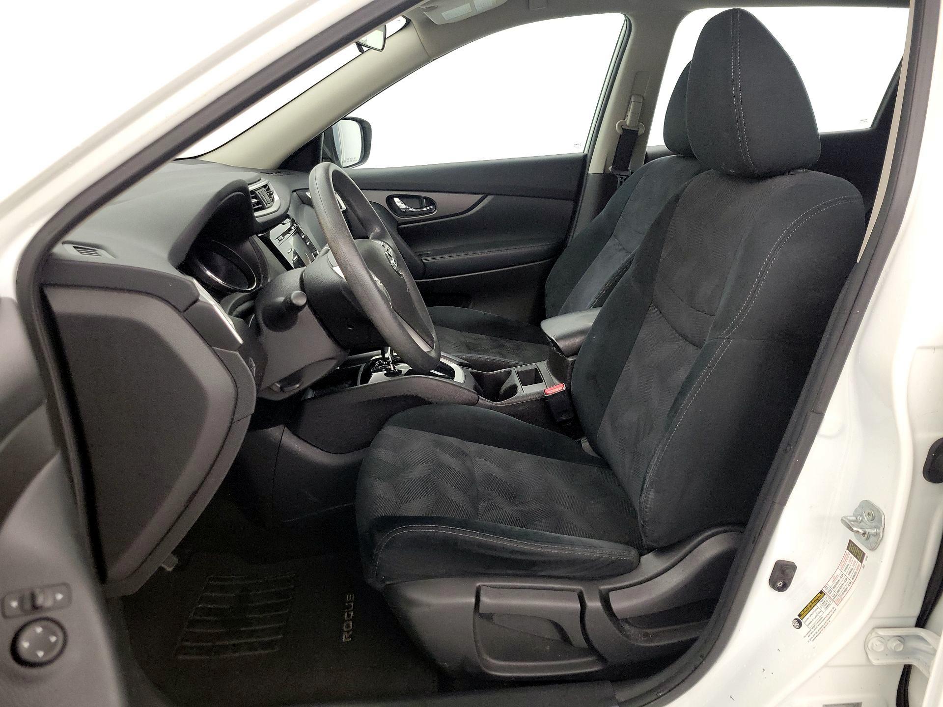 Thumbnail: 2015 Nissan Rogue - 11