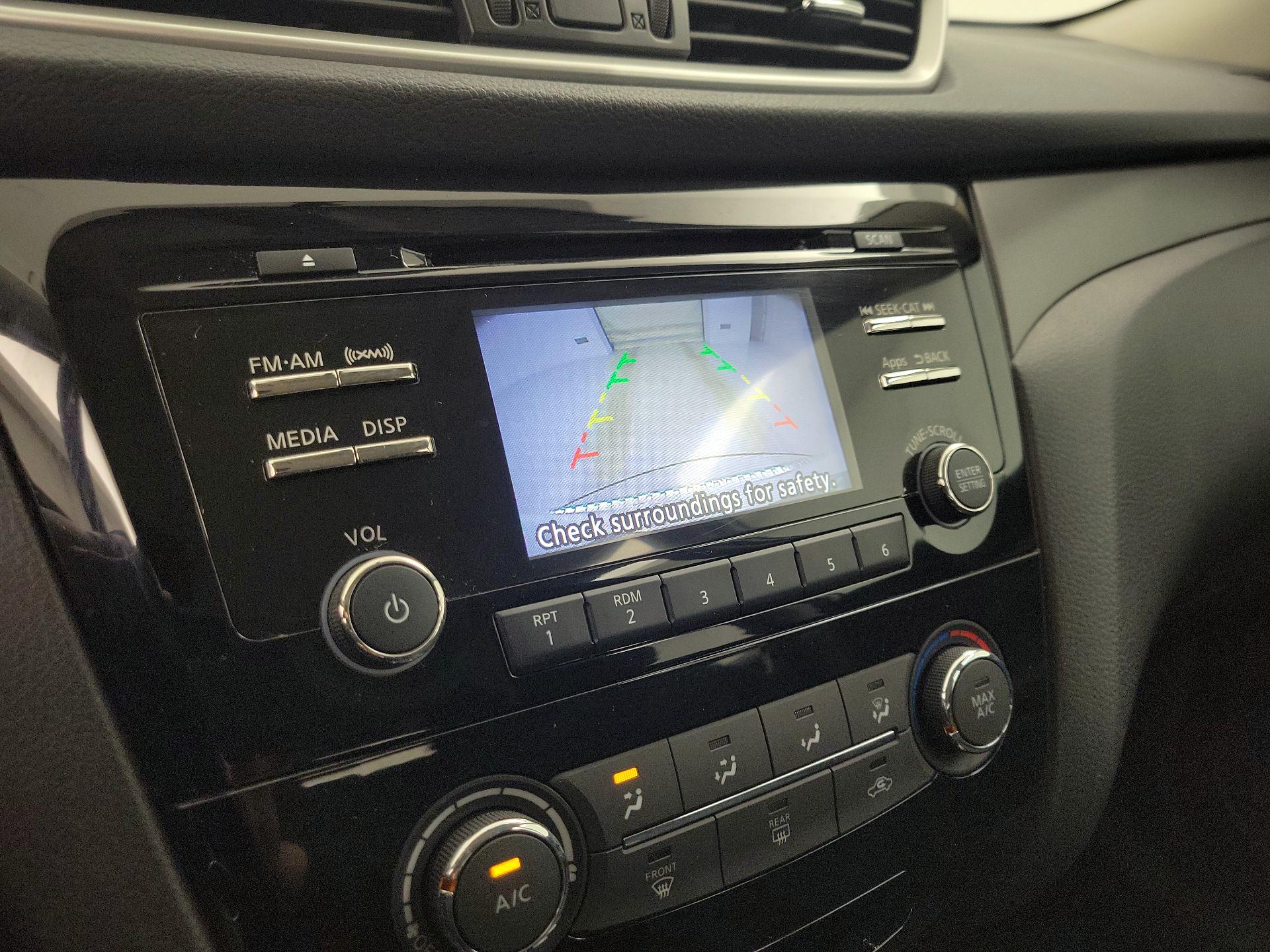 Thumbnail: 2015 Nissan Rogue - 14