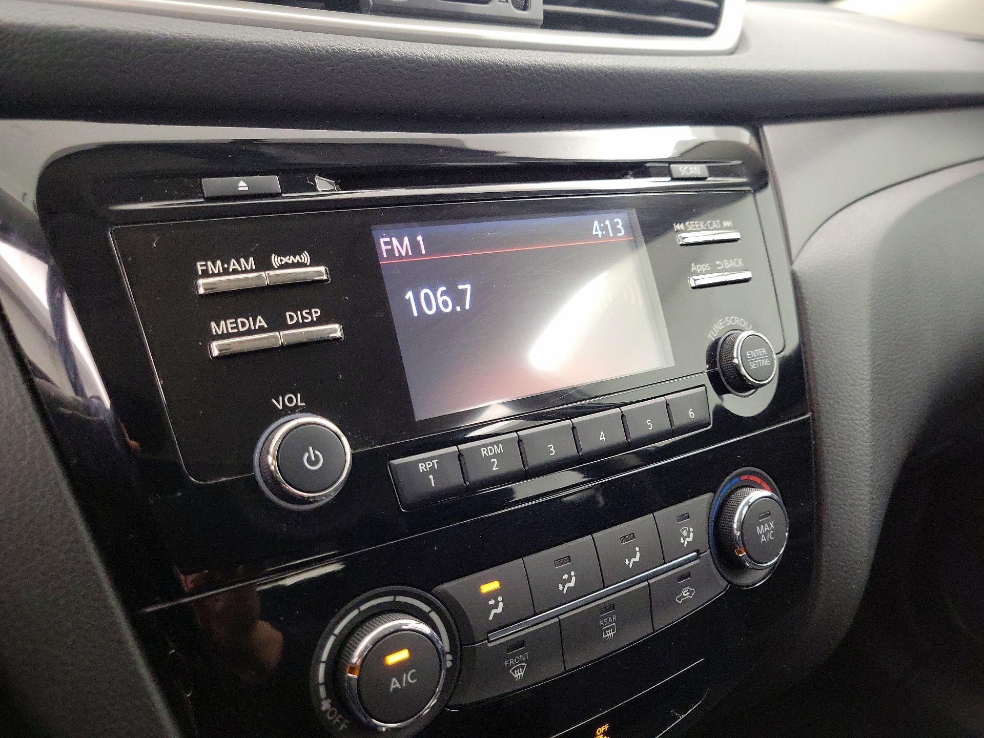 Thumbnail: 2015 Nissan Rogue - 15