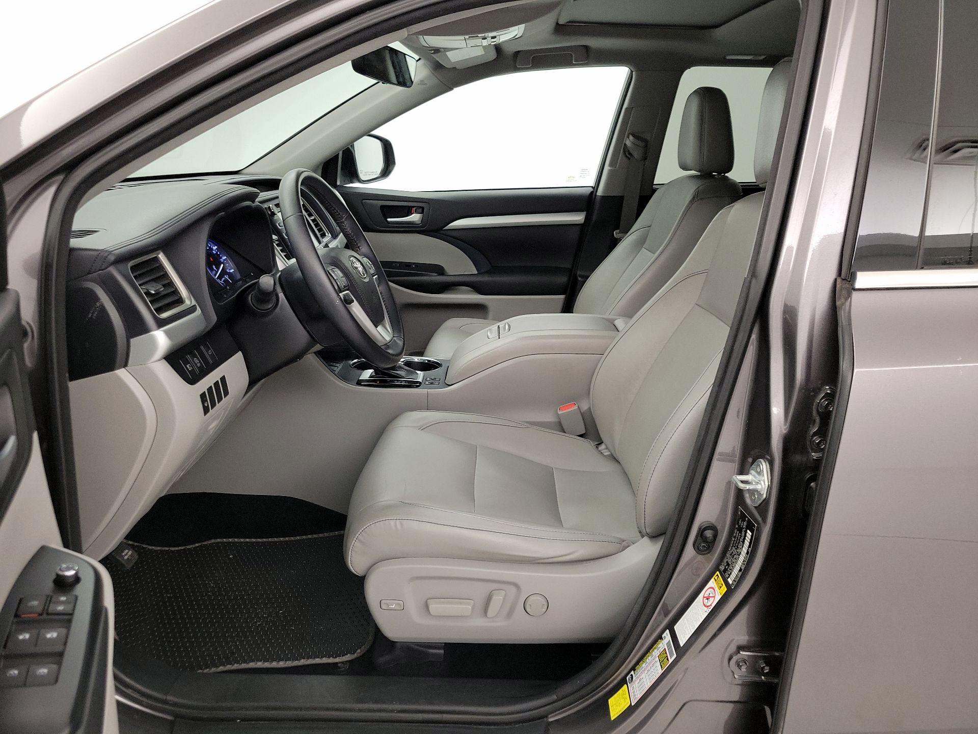 Thumbnail: 2017 Toyota Highlander - 11