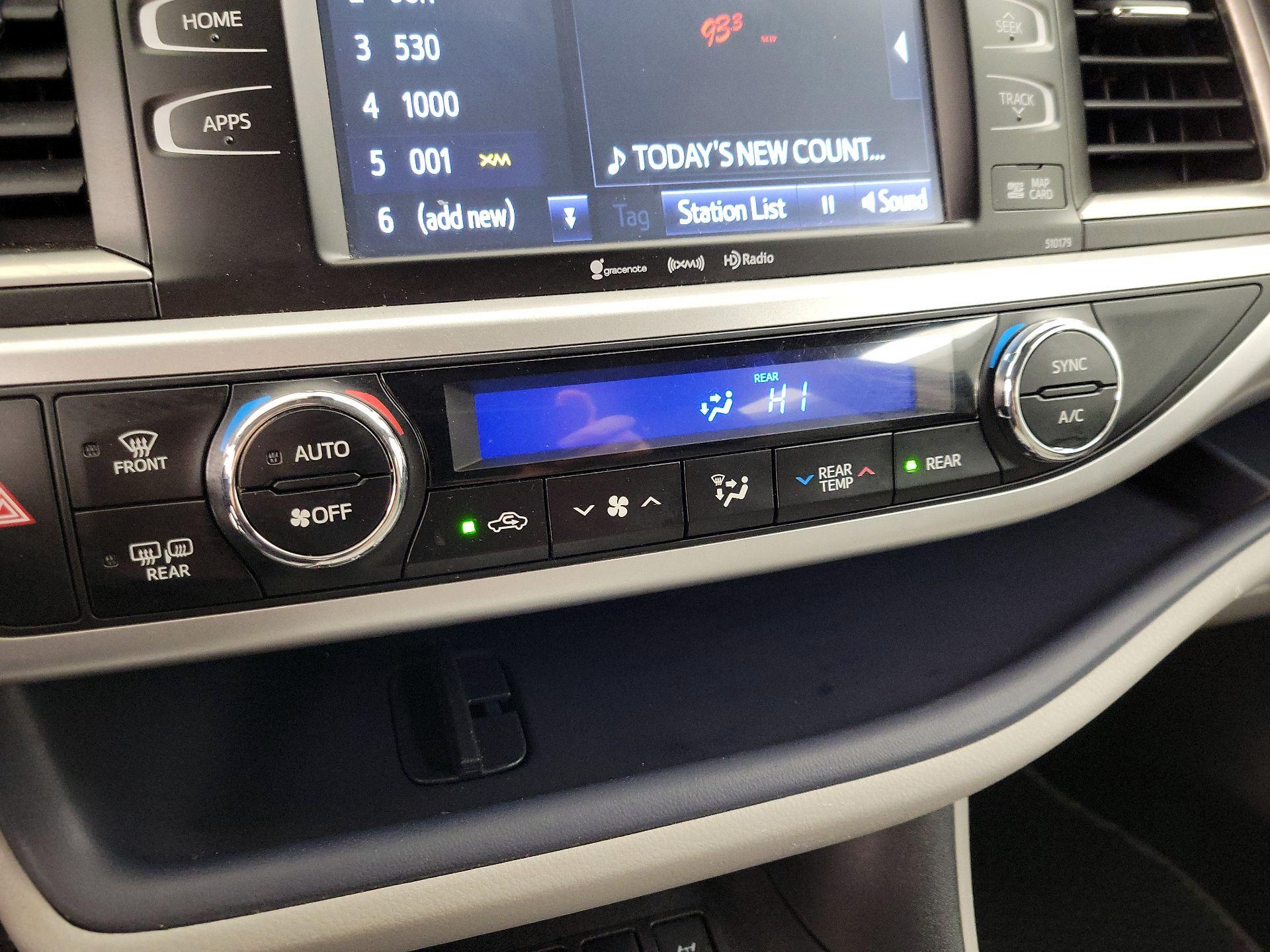 Thumbnail: 2017 Toyota Highlander - 16