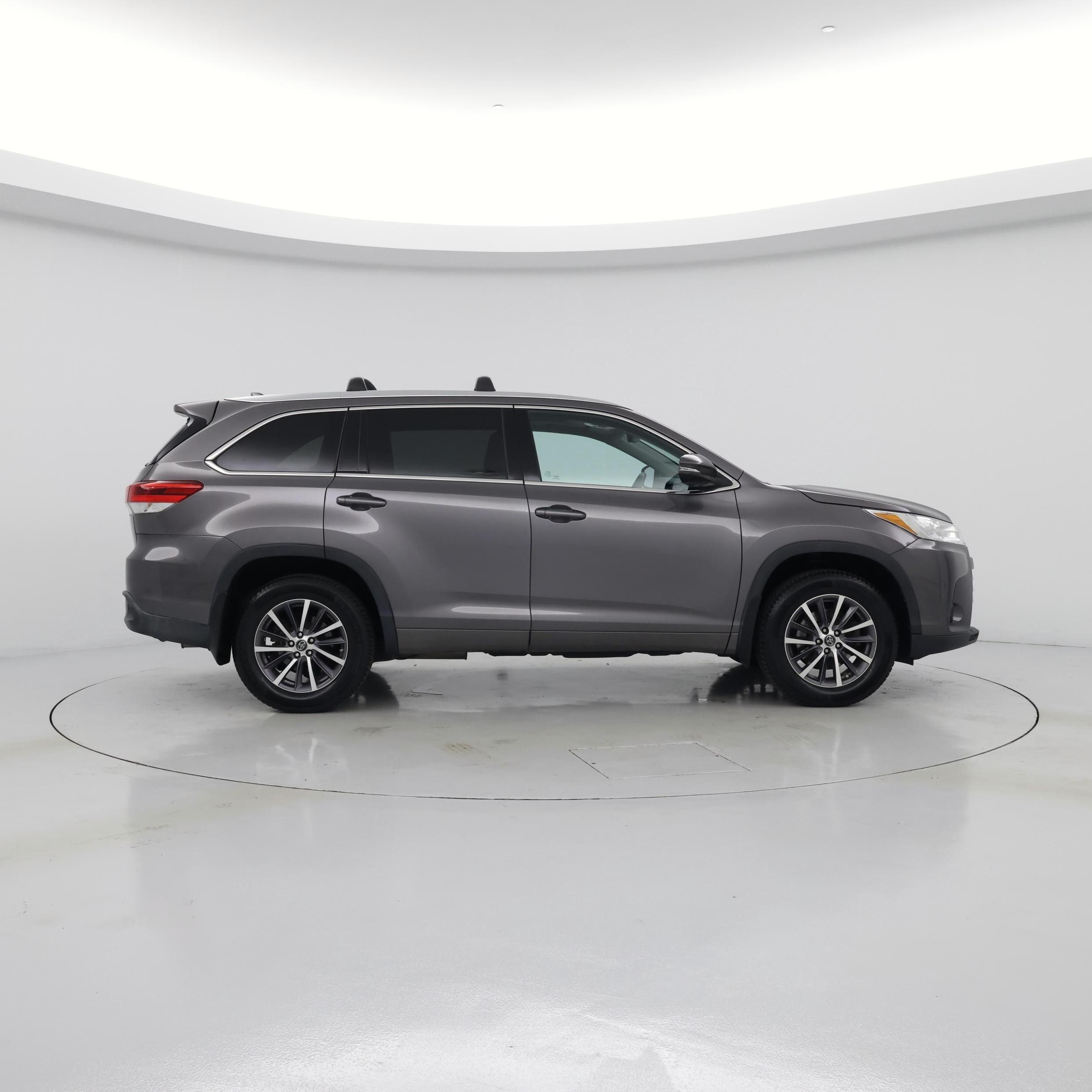 Thumbnail: 2017 Toyota Highlander - 7