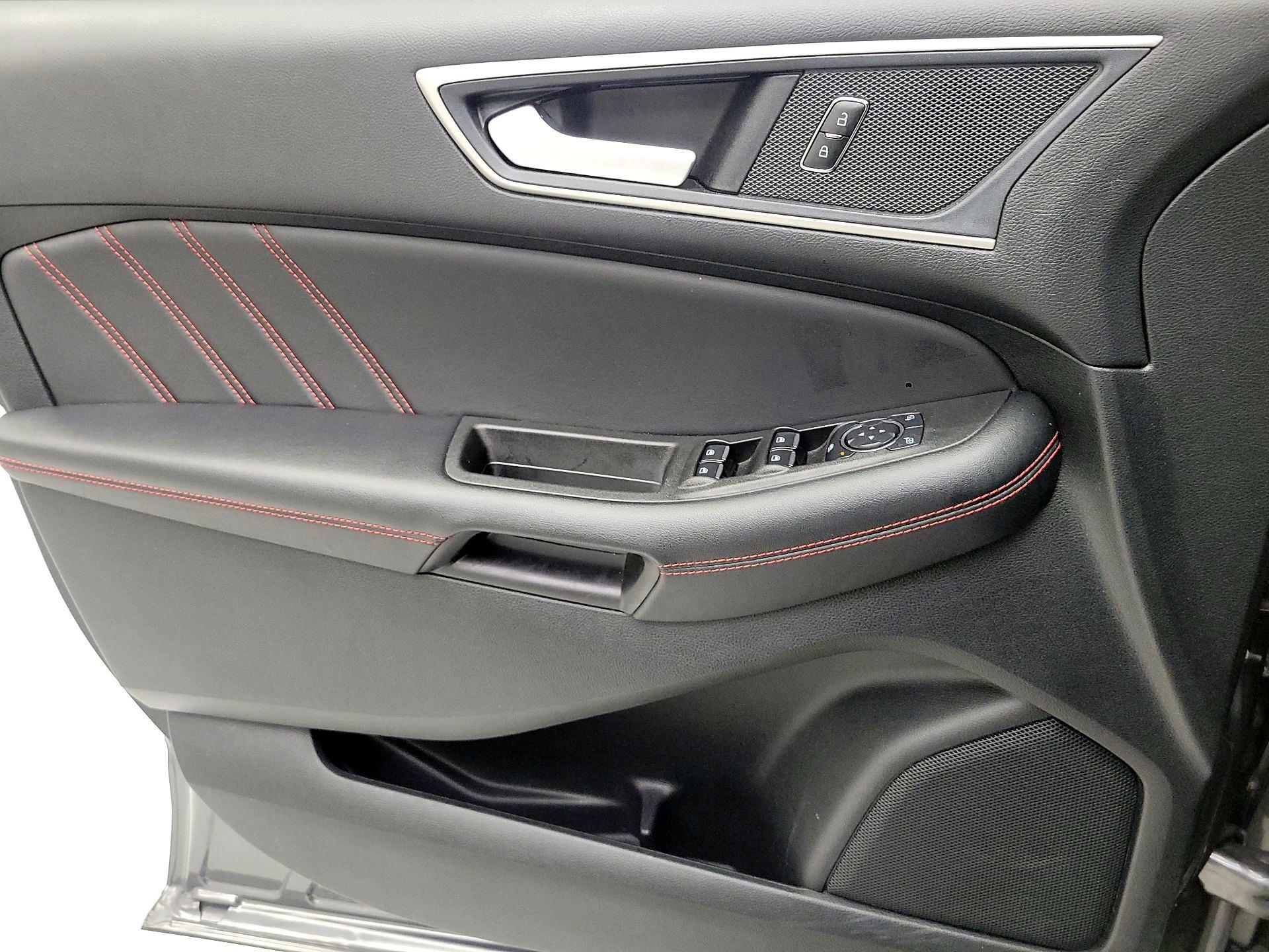 Thumbnail: 2023 Ford Edge - 10