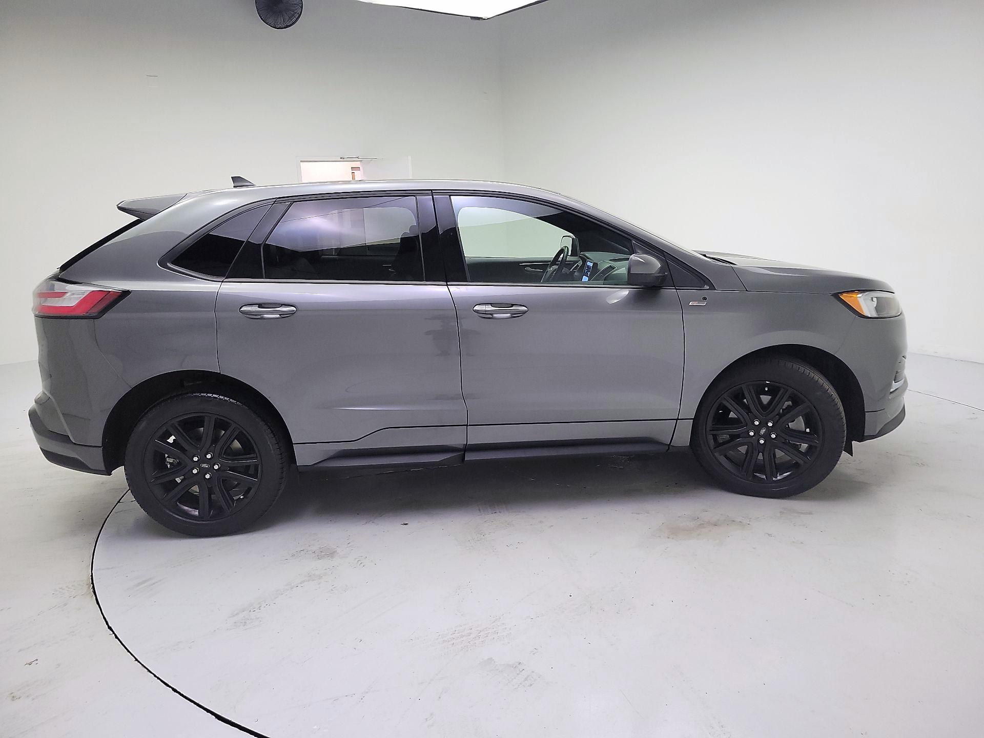 Thumbnail: 2023 Ford Edge - 4