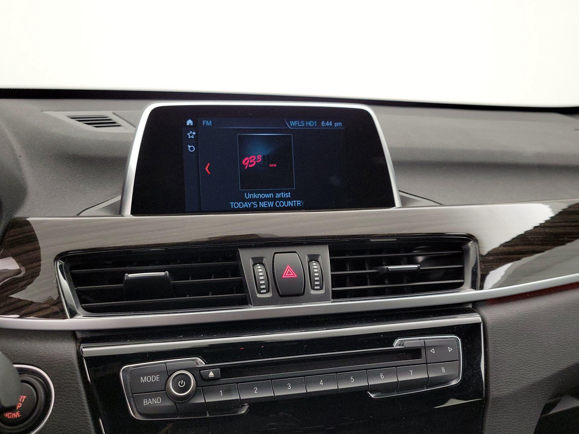 Thumbnail: 2018 BMW X1 - 16