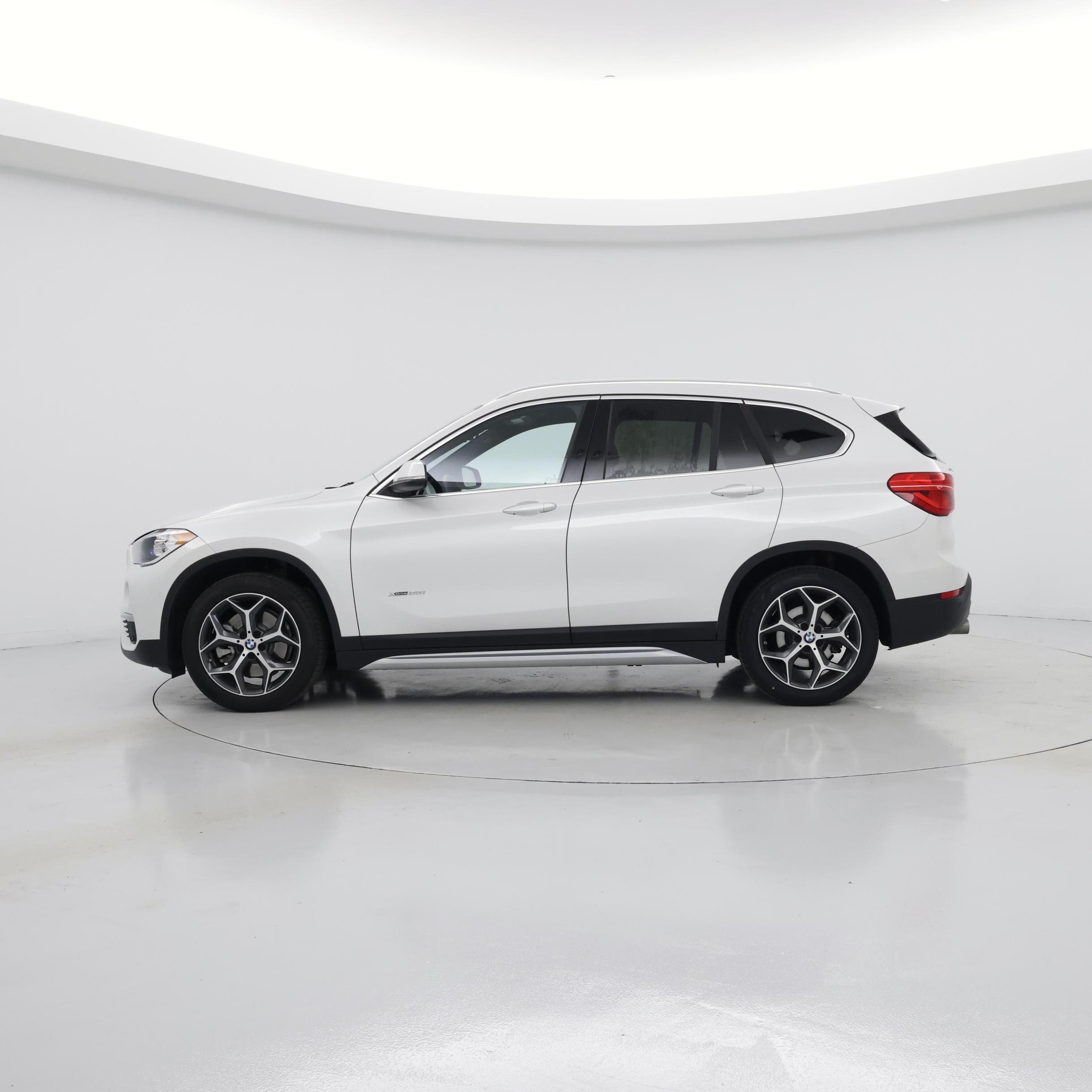 Thumbnail: 2018 BMW X1 - 3