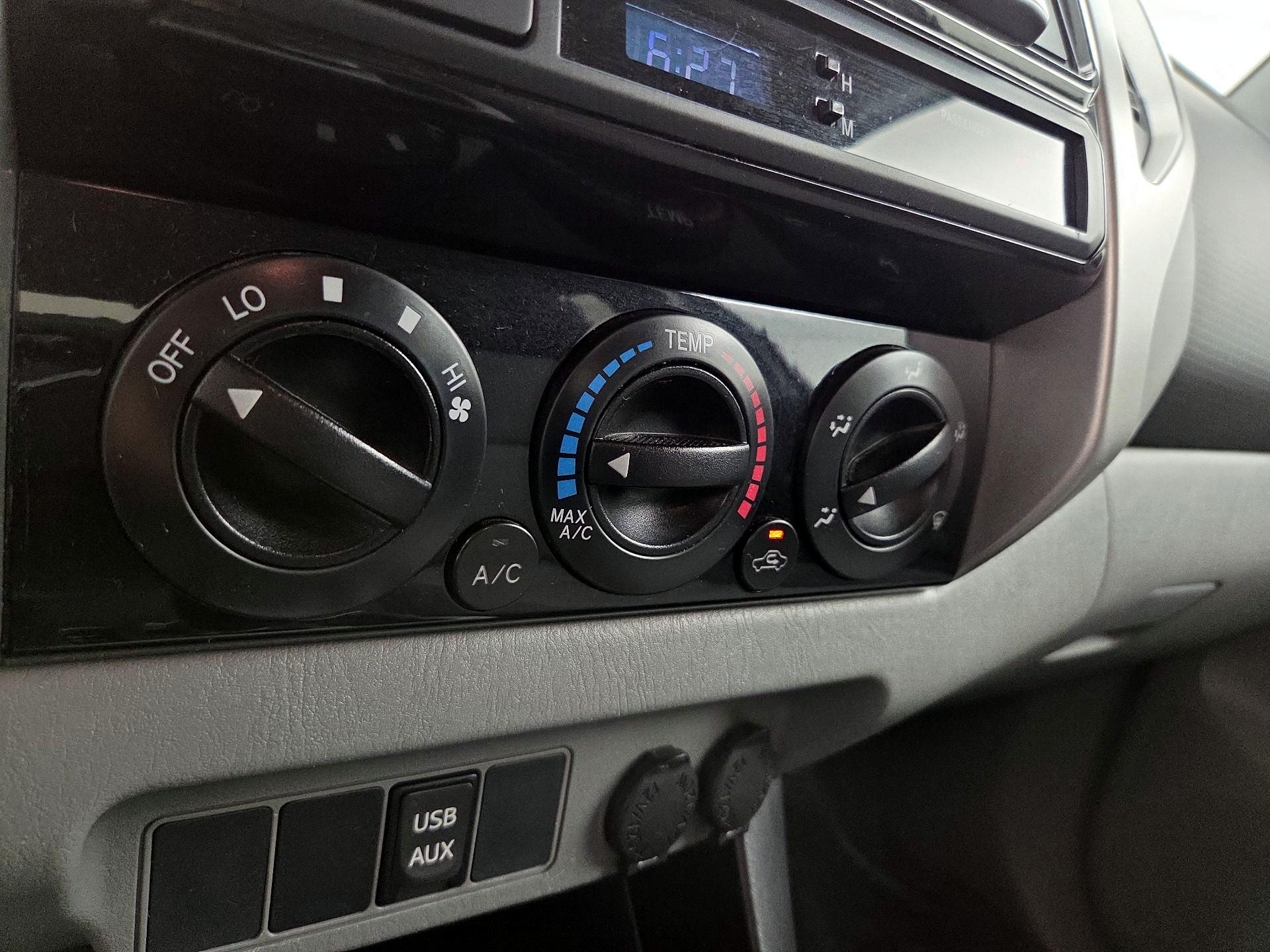 Thumbnail: 2014 Toyota Tacoma - 16