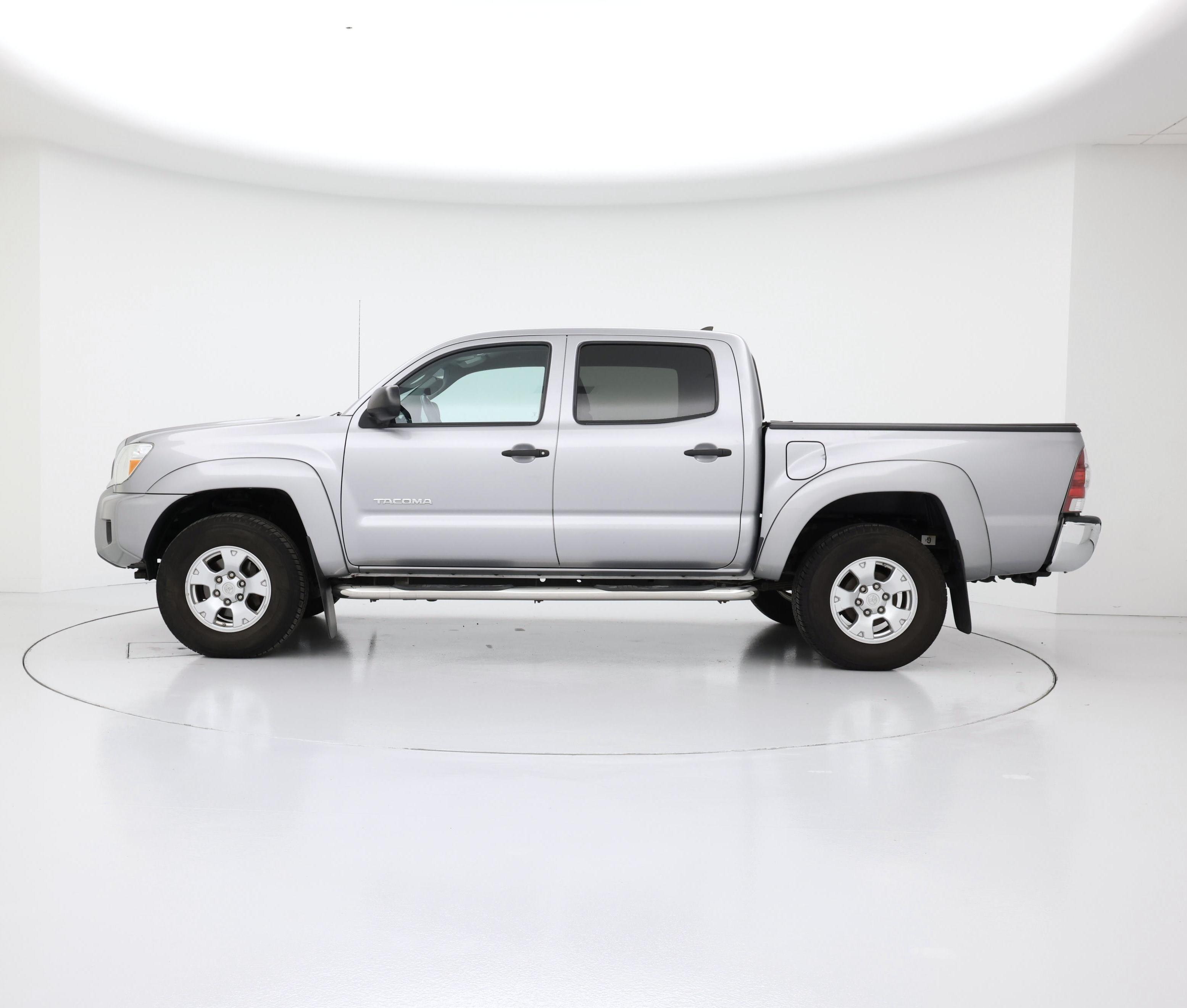 Thumbnail: 2014 Toyota Tacoma - 3