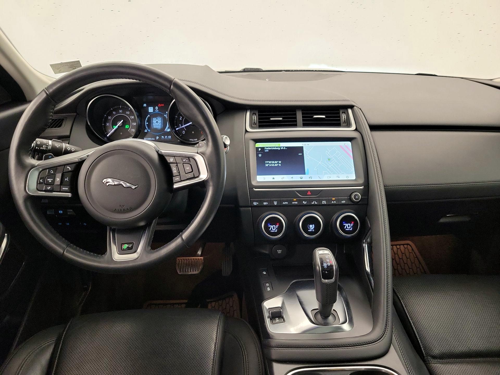 Thumbnail: 2019 Jaguar E-Pace - 9