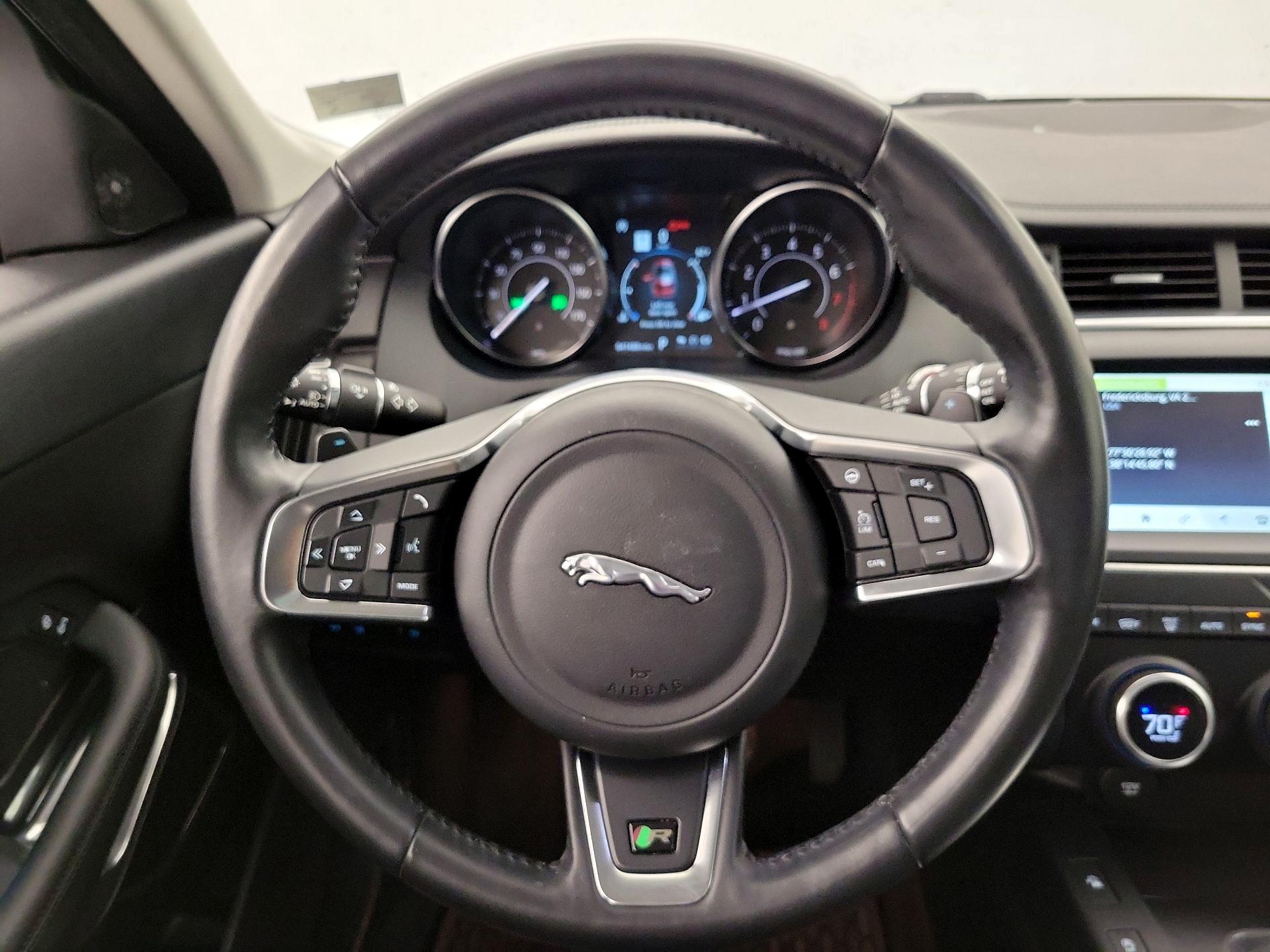 Thumbnail: 2019 Jaguar E-Pace - 10