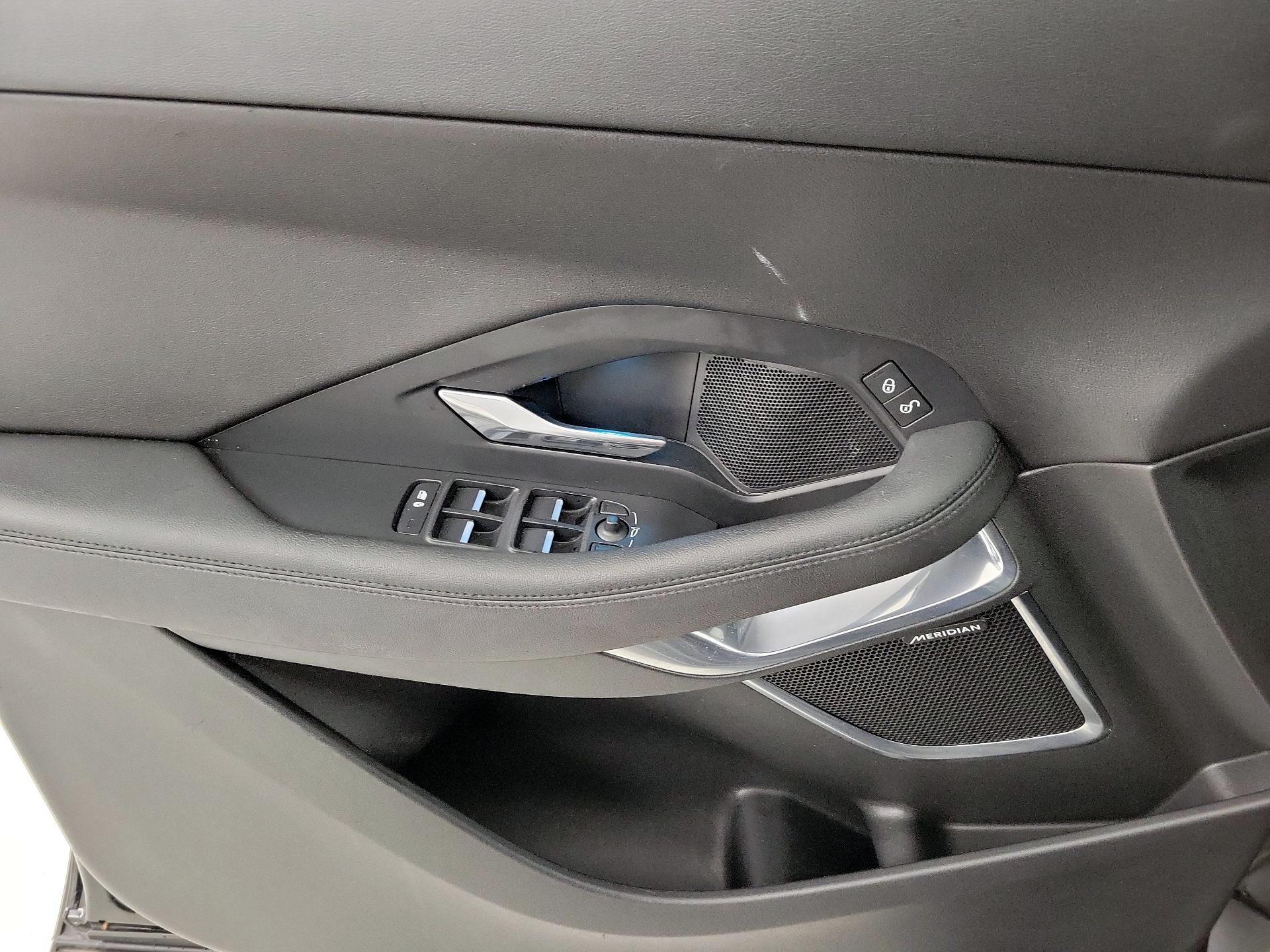 Thumbnail: 2019 Jaguar E-Pace - 12