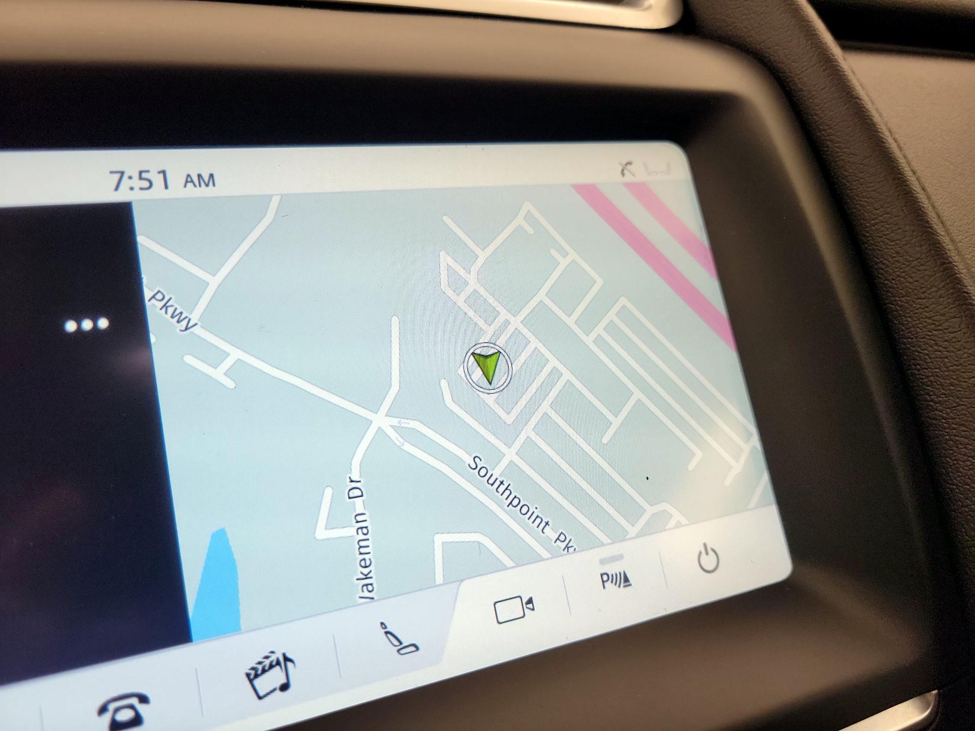 Thumbnail: 2019 Jaguar E-Pace - 14