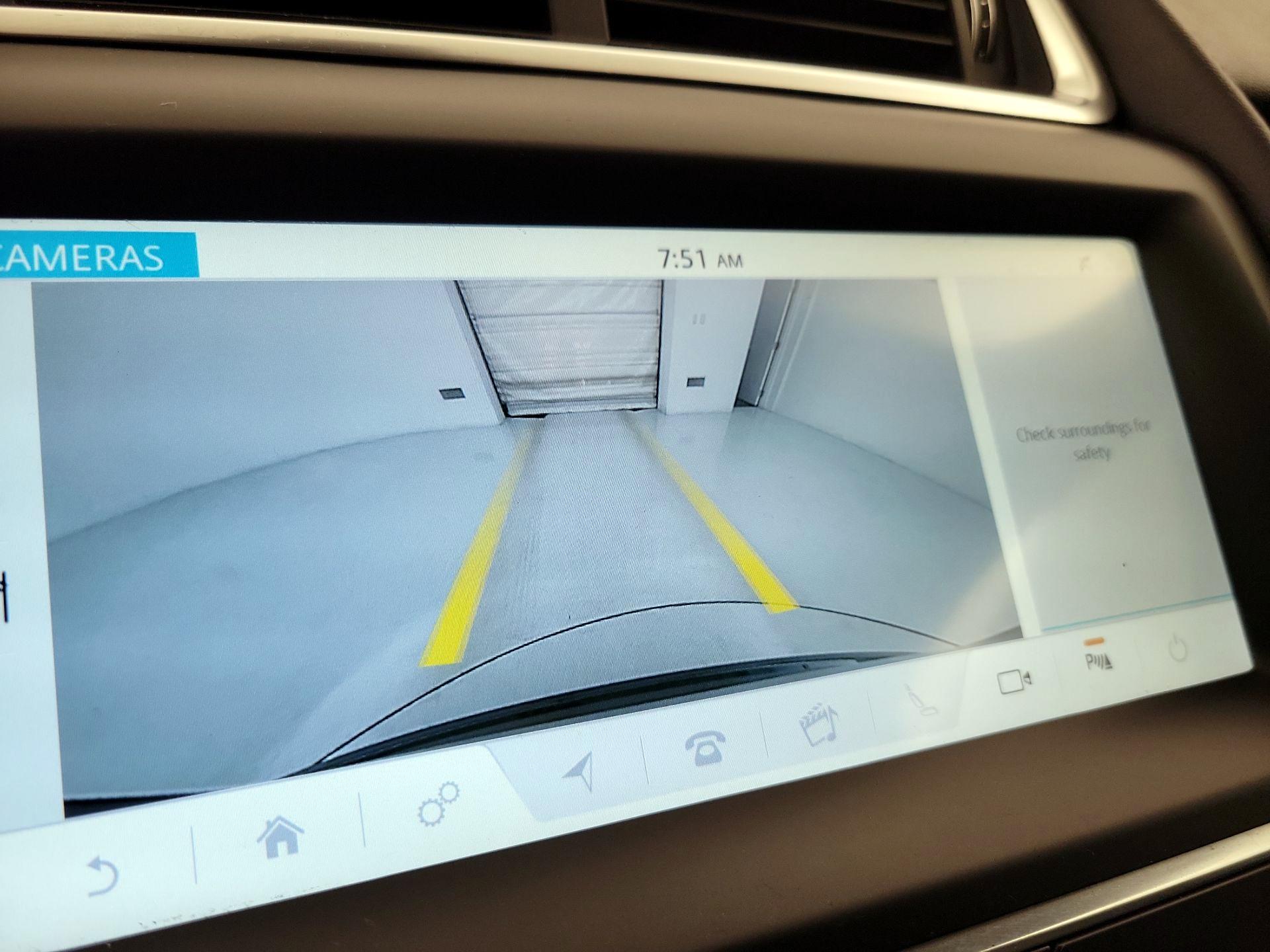 Thumbnail: 2019 Jaguar E-Pace - 15