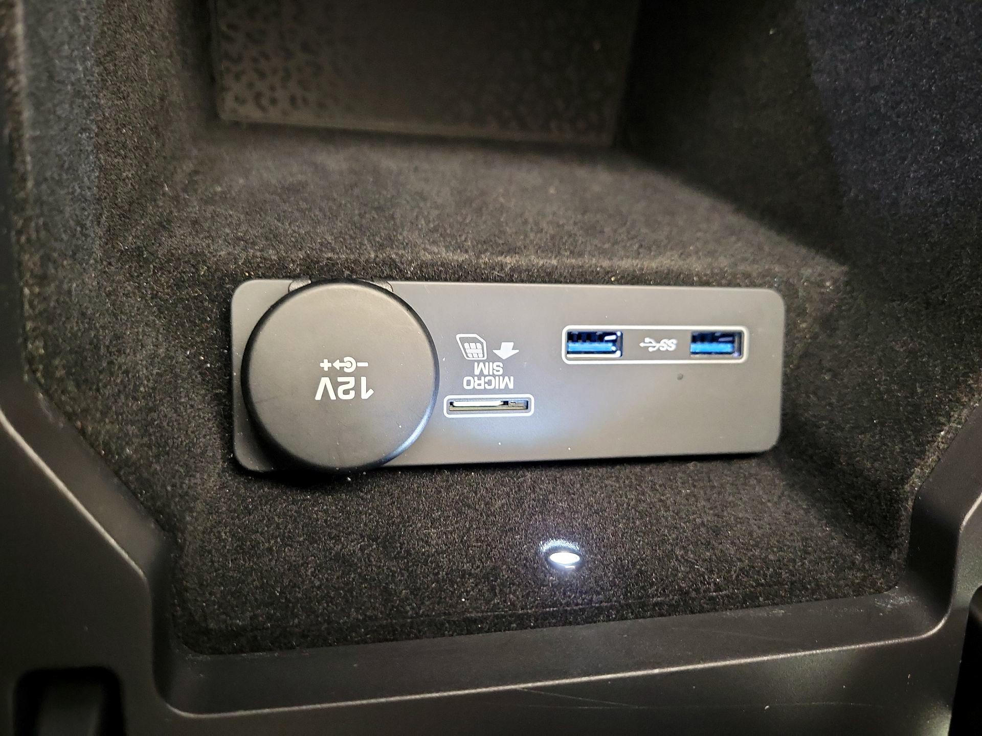 Thumbnail: 2019 Jaguar E-Pace - 19