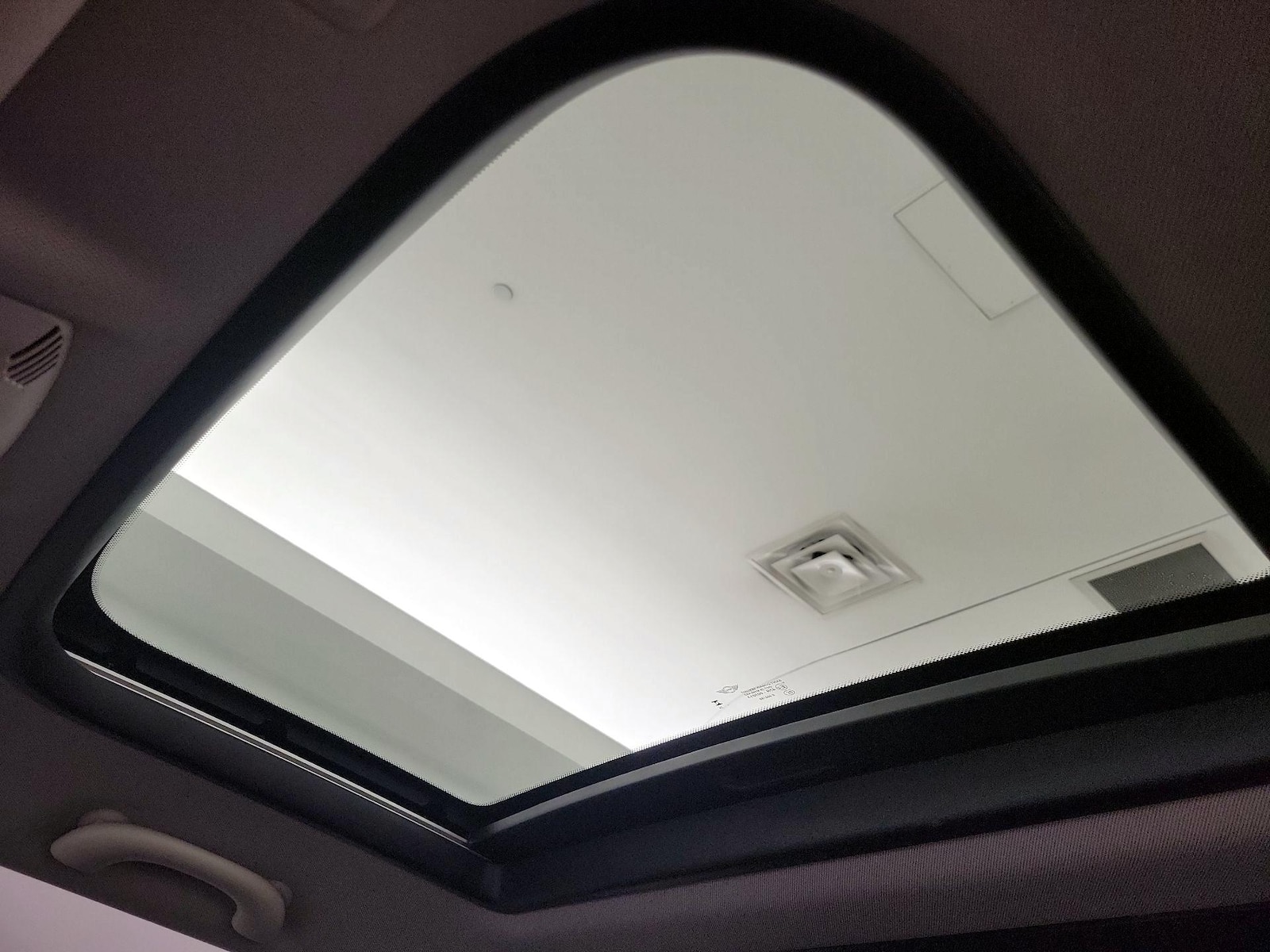Sunroof(s) & Skylight(s)