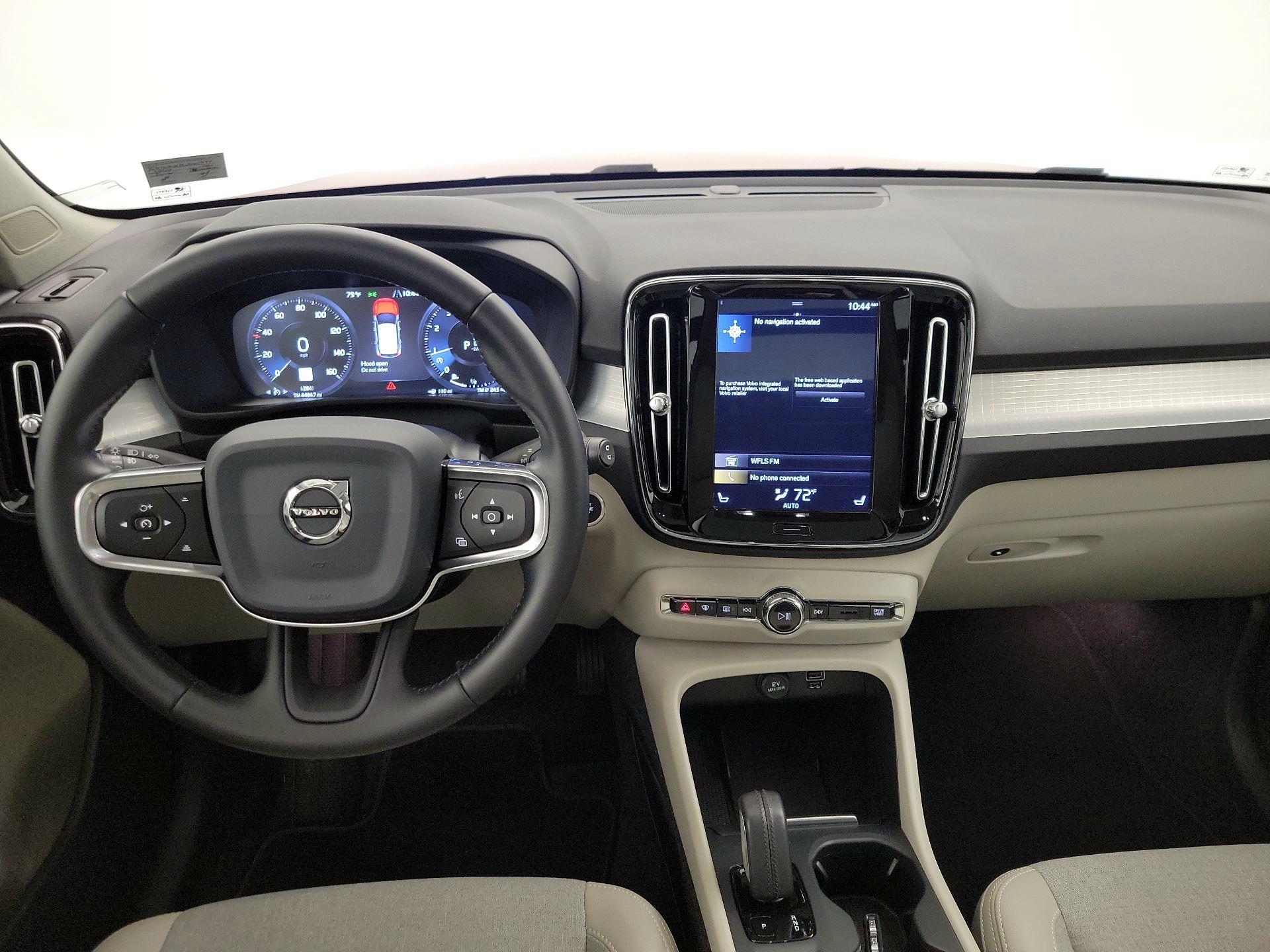 Thumbnail: 2020 Volvo XC40 - 9