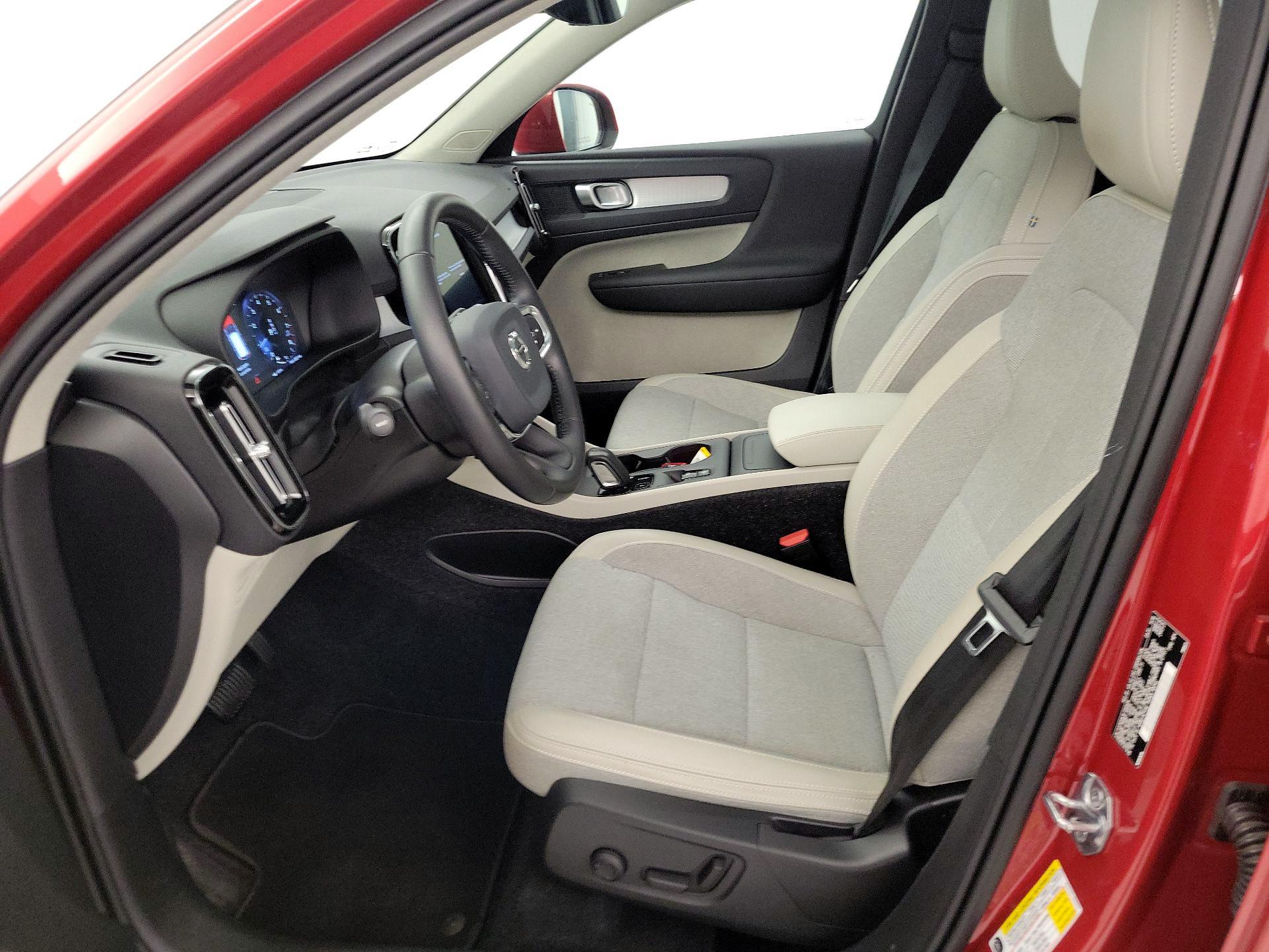 Thumbnail: 2020 Volvo XC40 - 11