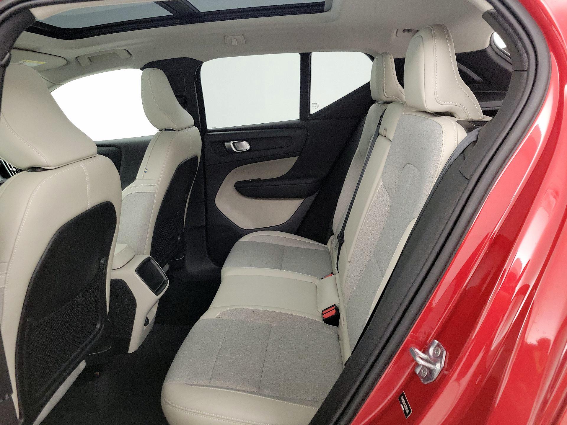 Thumbnail: 2020 Volvo XC40 - 20