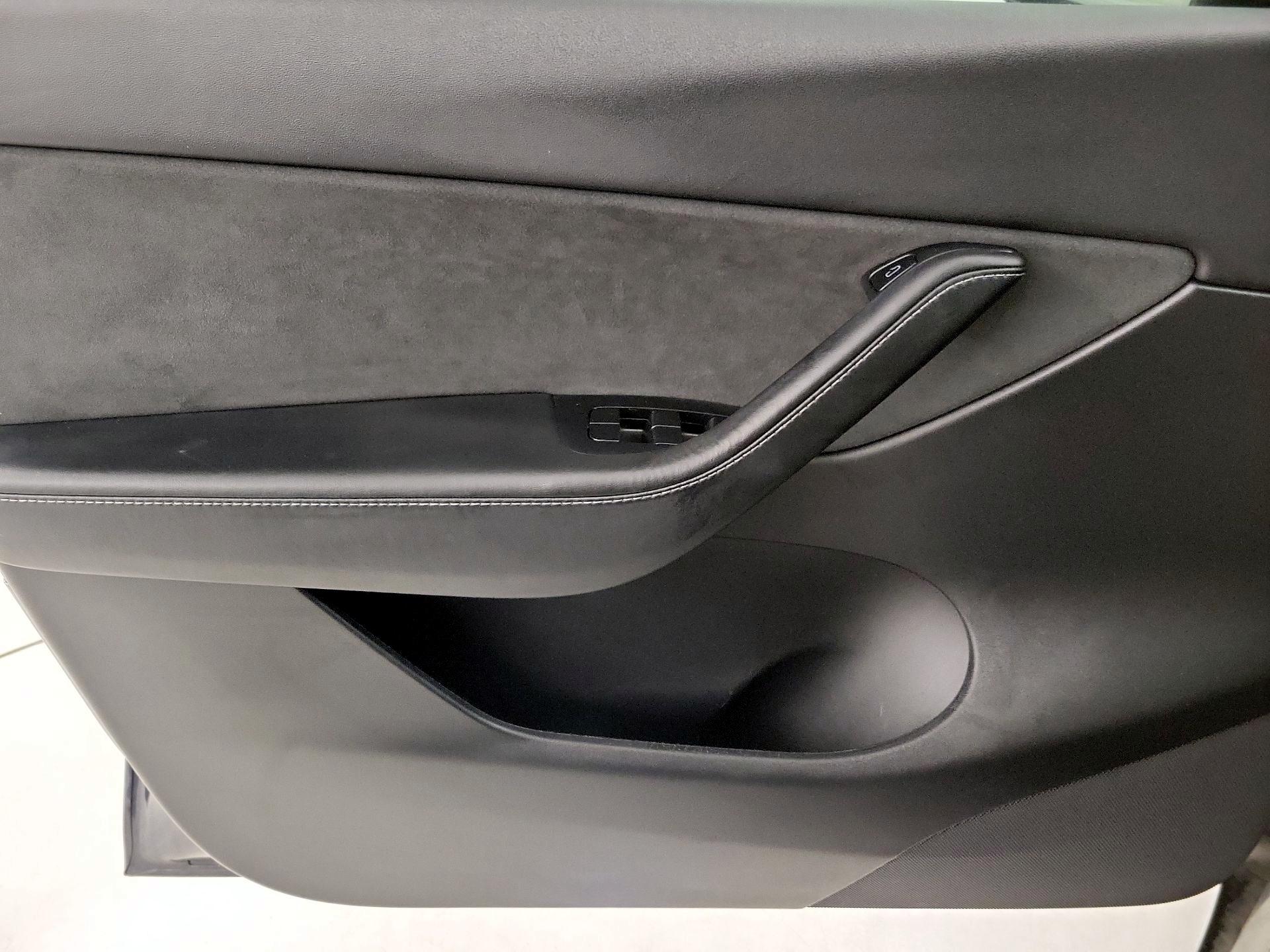 Thumbnail: 2022 Tesla Model Y - 12