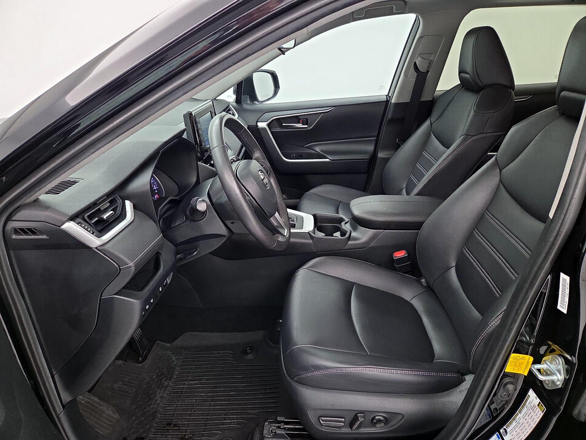 Thumbnail: 2019 Toyota RAV4 - 11