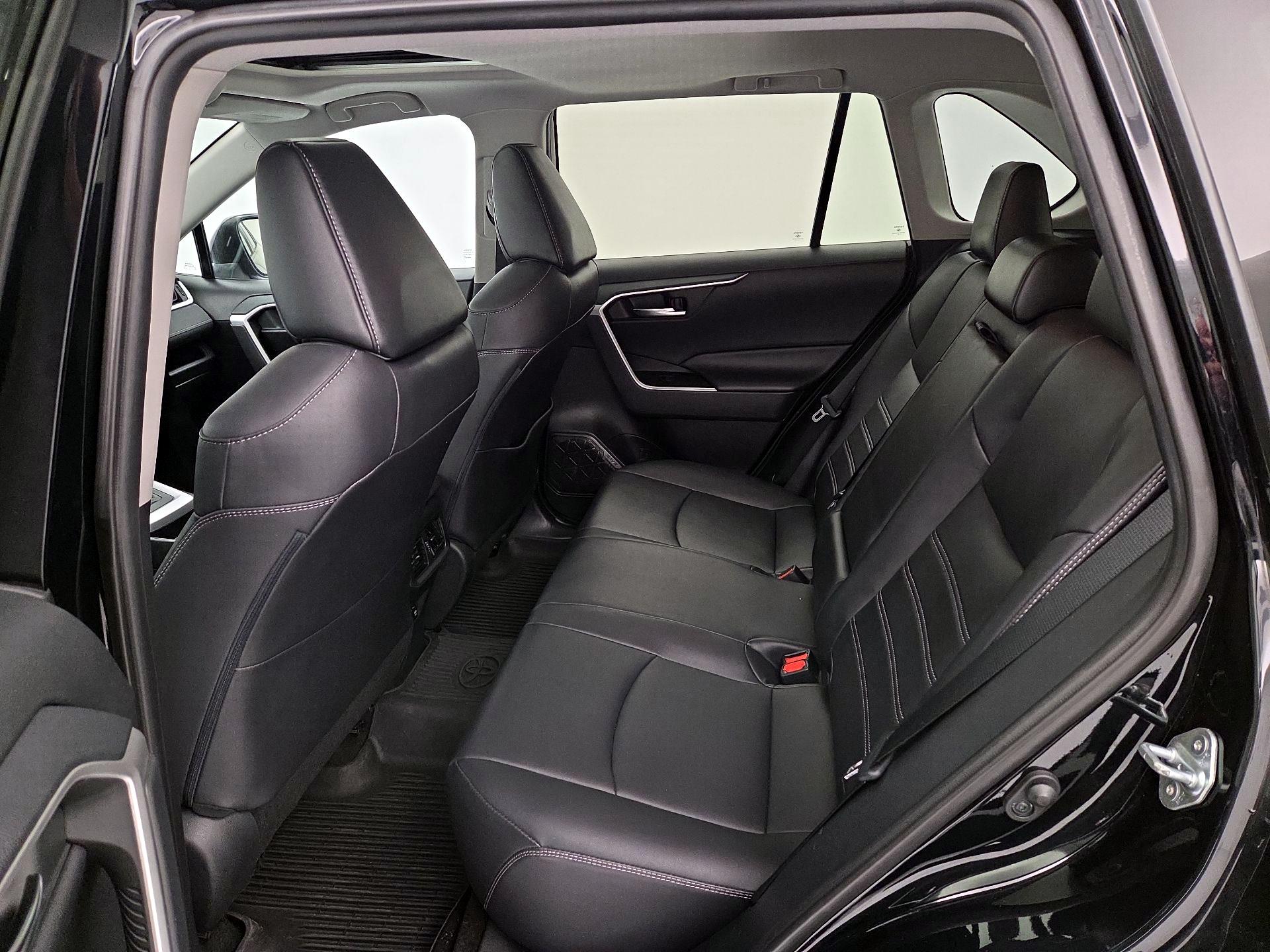 Thumbnail: 2019 Toyota RAV4 - 20