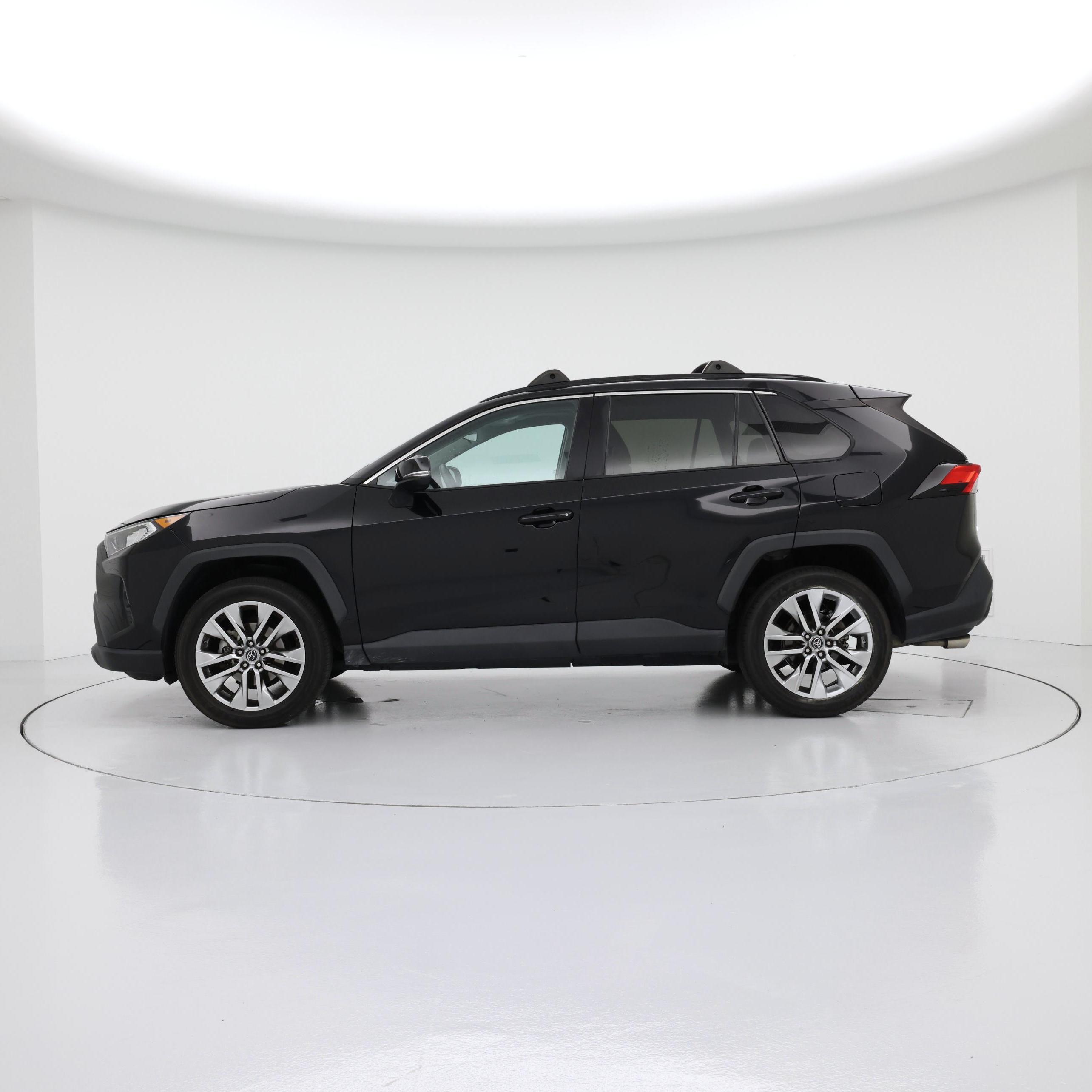 Thumbnail: 2019 Toyota RAV4 - 3