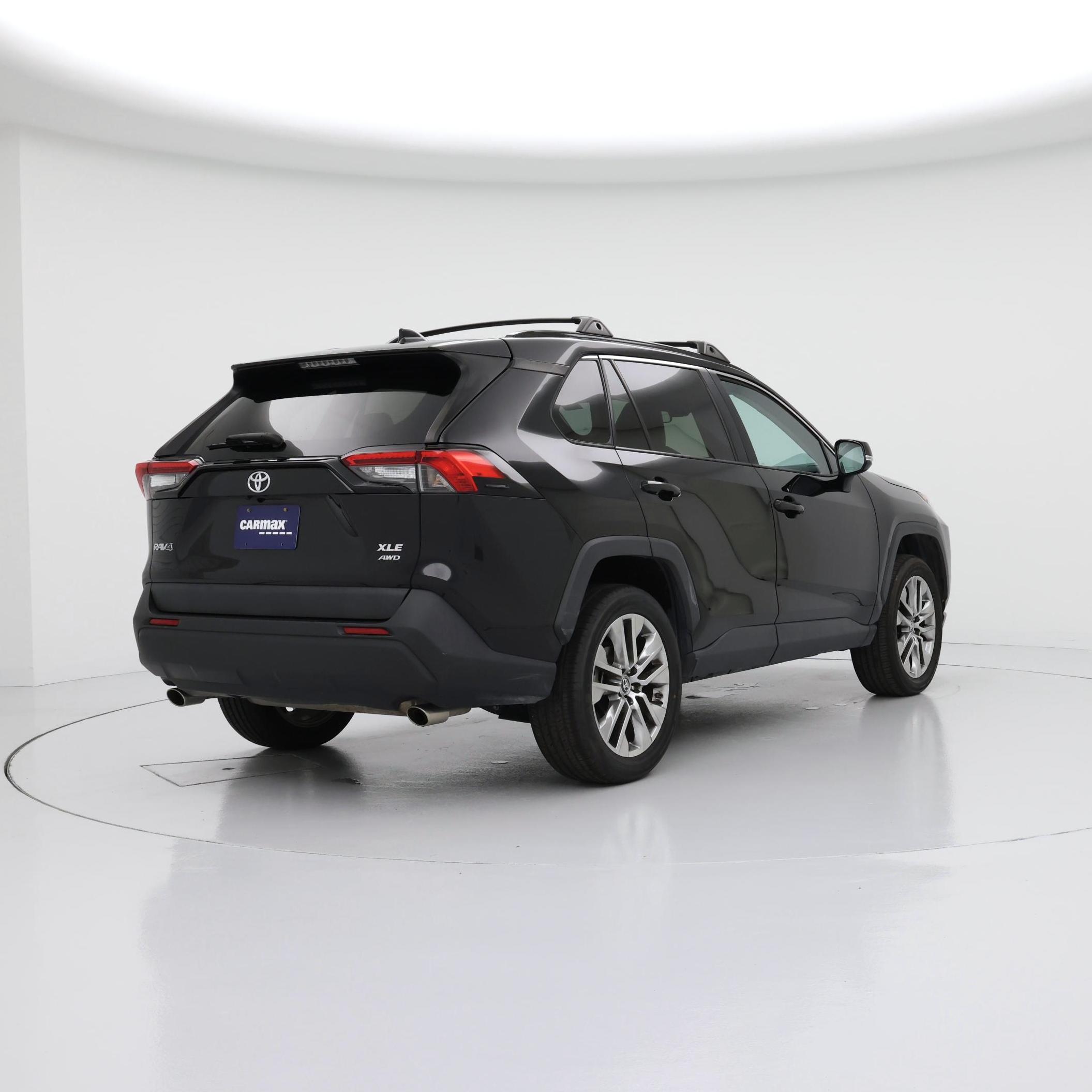Thumbnail: 2019 Toyota RAV4 - 8