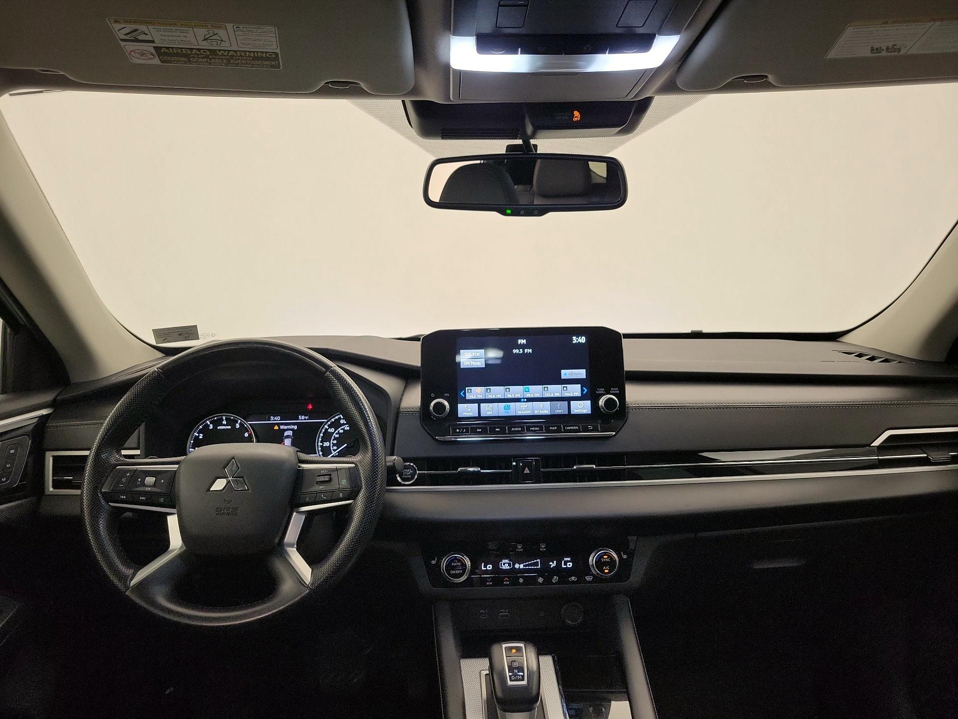 Thumbnail: 2022 Mitsubishi Outlander - 9