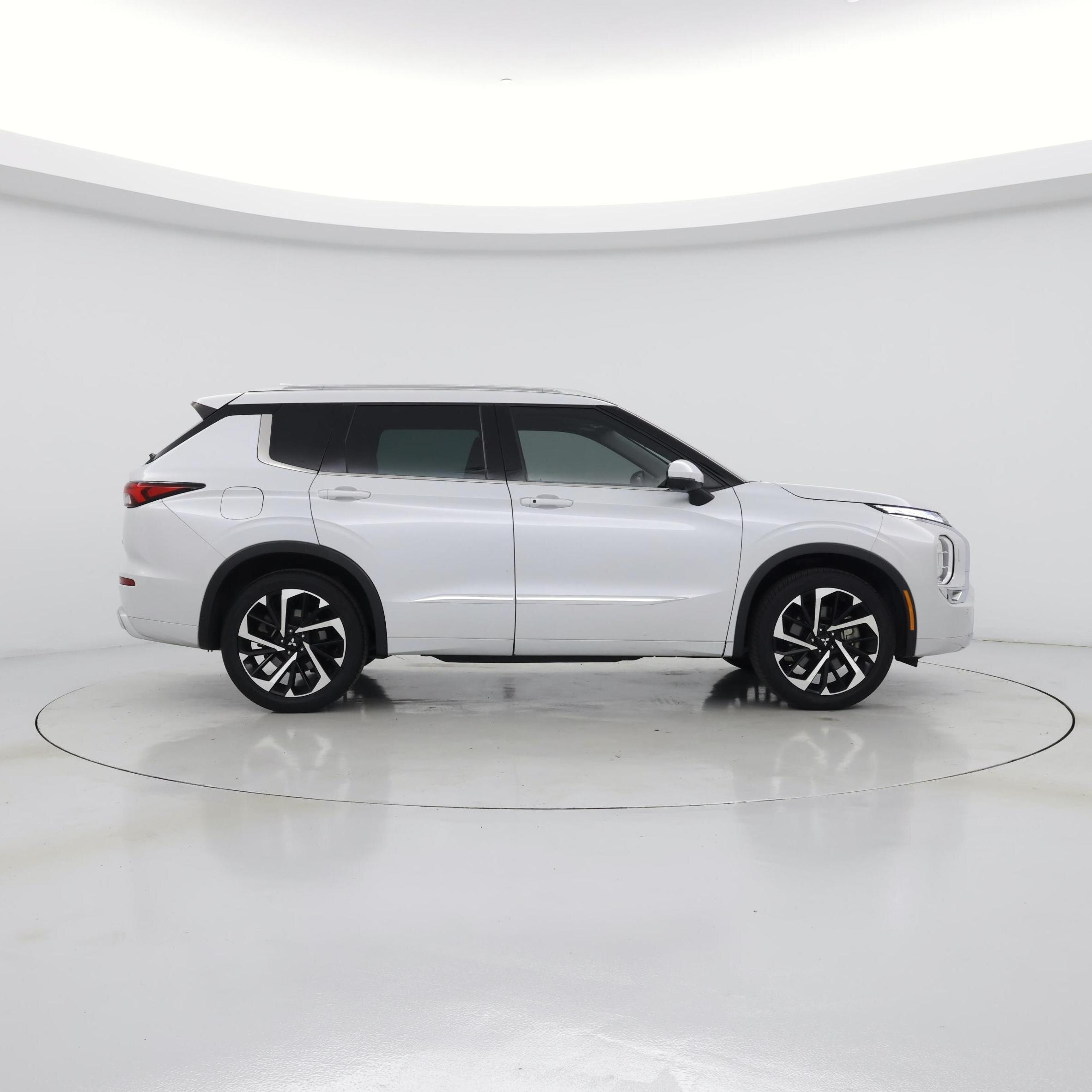 Thumbnail: 2022 Mitsubishi Outlander - 7
