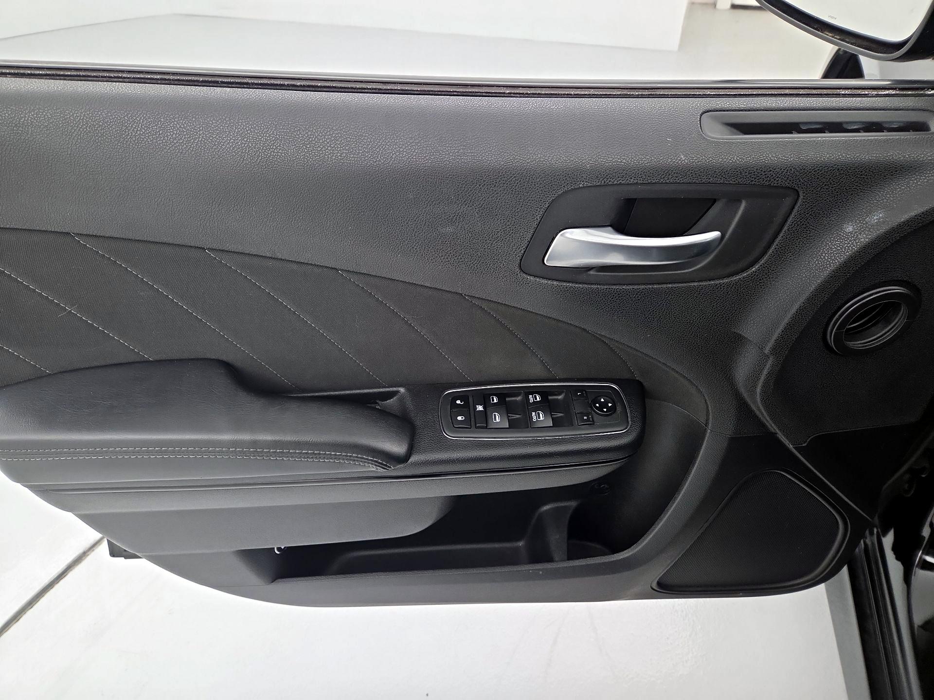 Thumbnail: 2019 Dodge Charger - 12