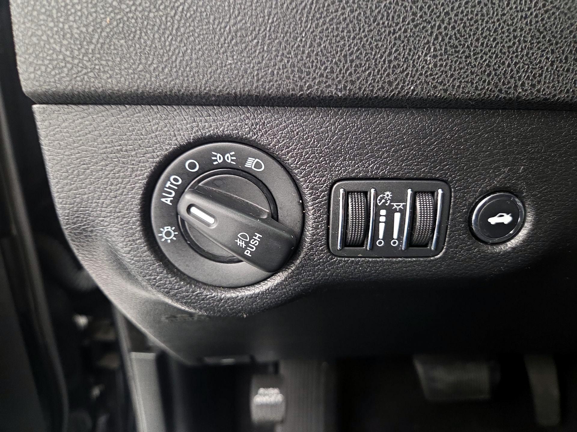 Thumbnail: 2019 Dodge Charger - 13