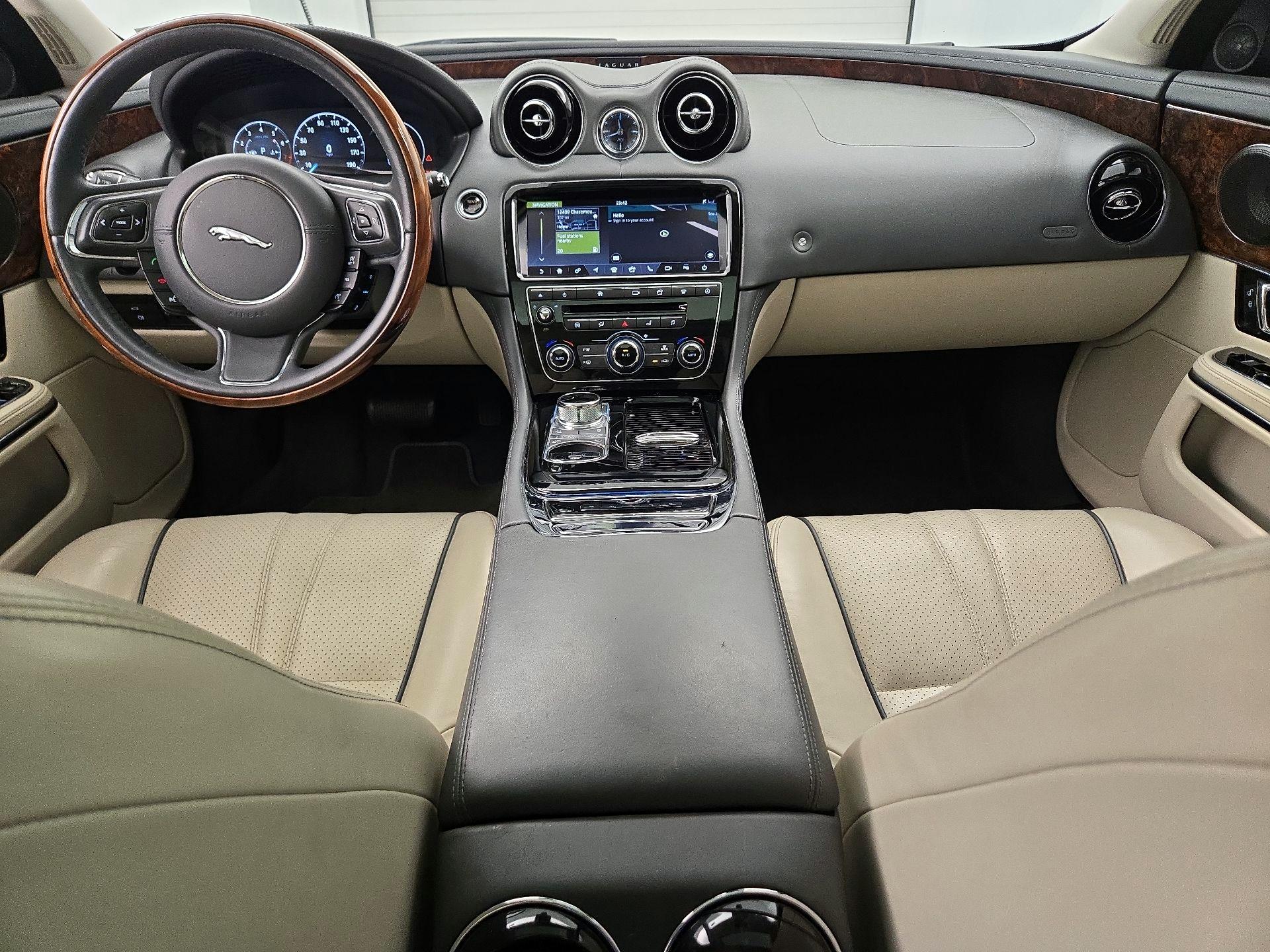 Thumbnail: 2019 Jaguar XJ - 9