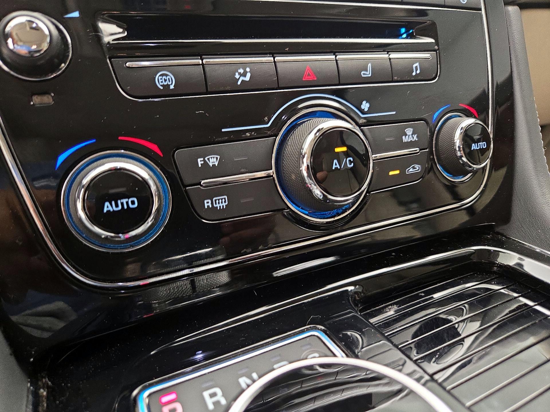 Thumbnail: 2019 Jaguar XJ - 17