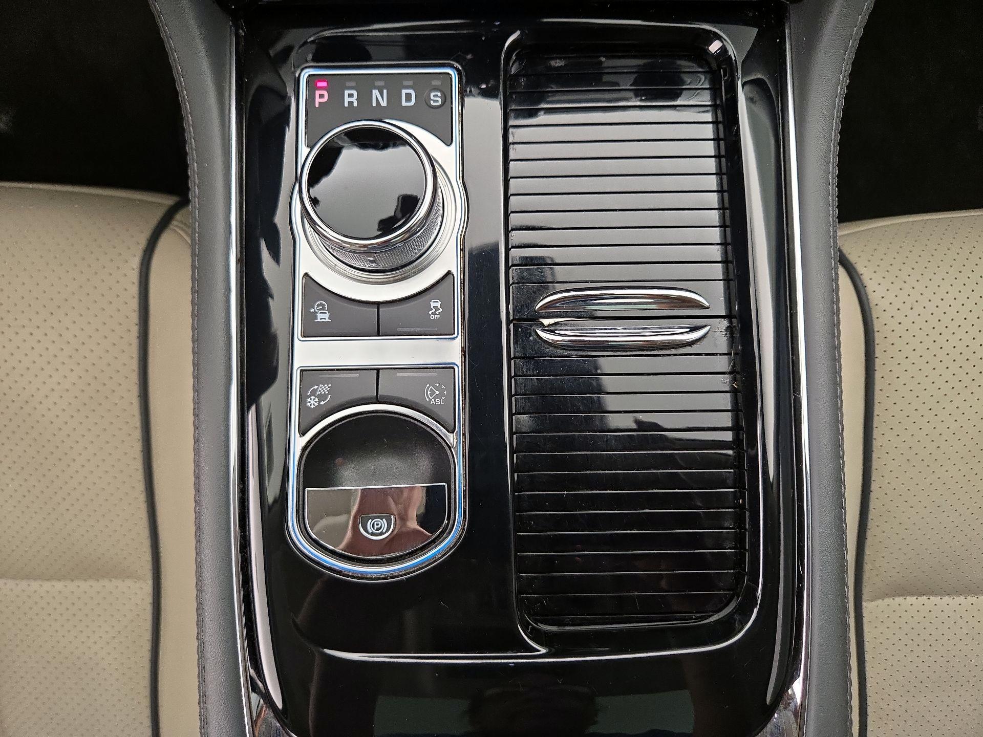 Thumbnail: 2019 Jaguar XJ - 18